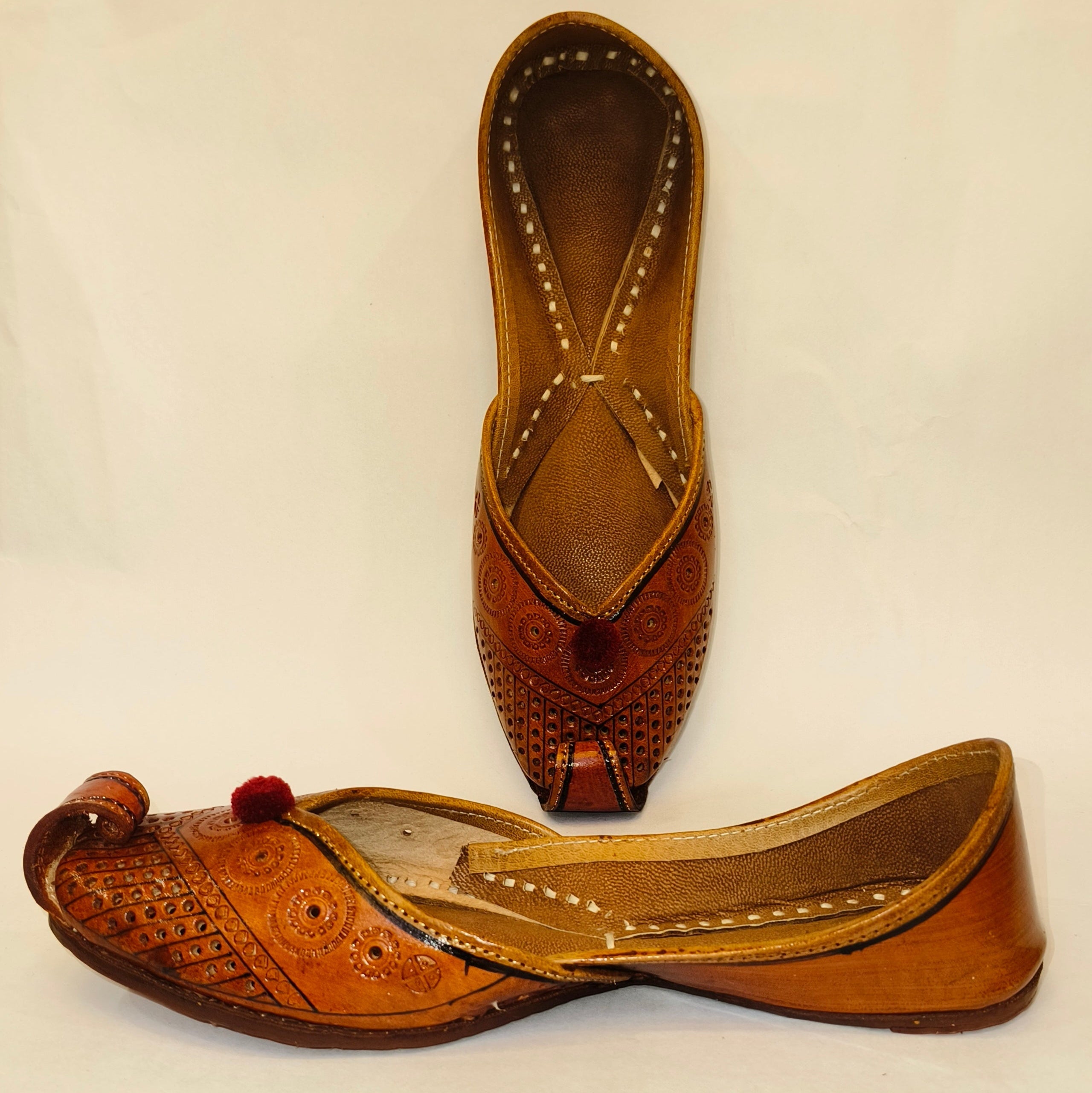 Punjabi Jutti Heavy Leather Pom Pom Work2520
