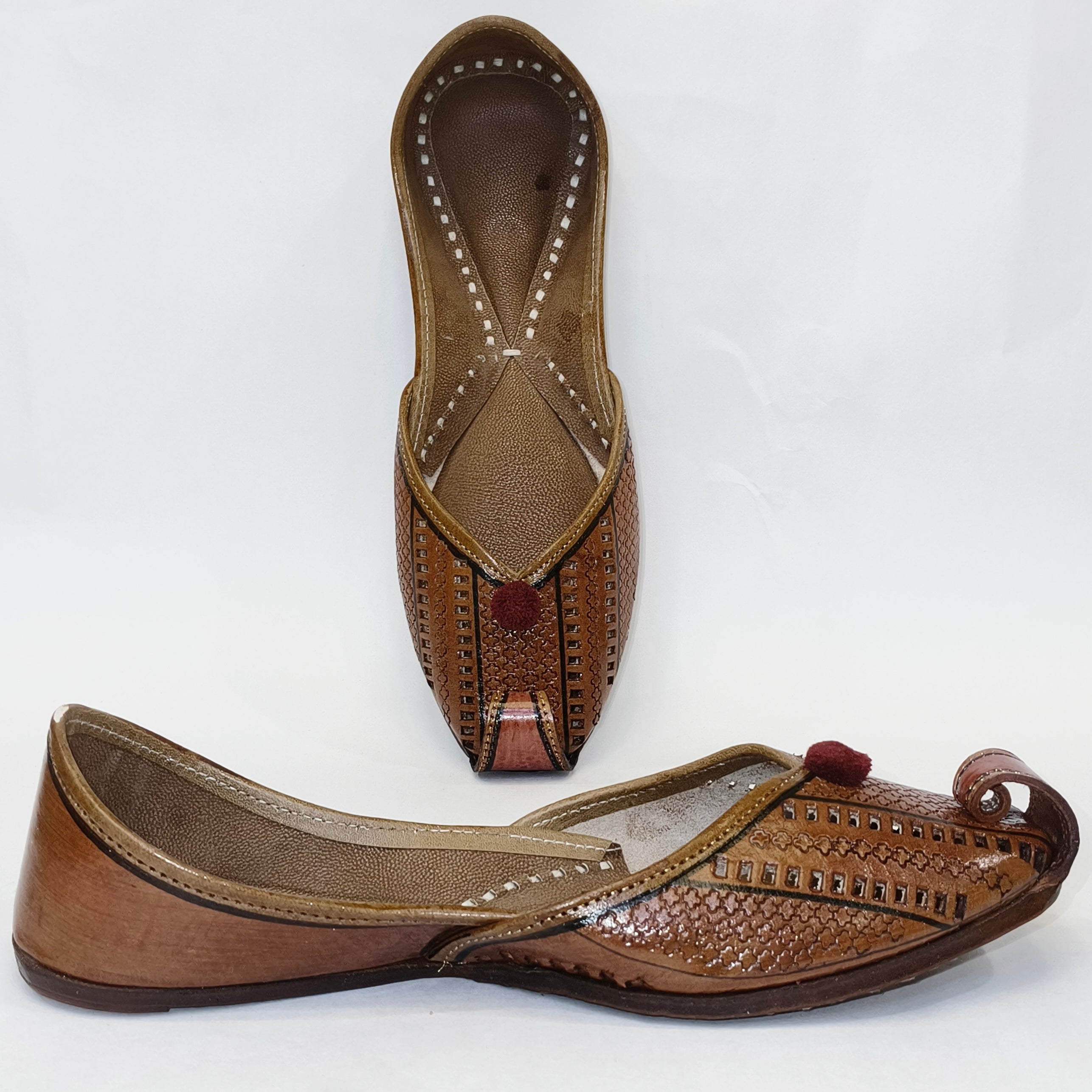 Punjabi Jutti Heavy Leather Pom Pom Work2518