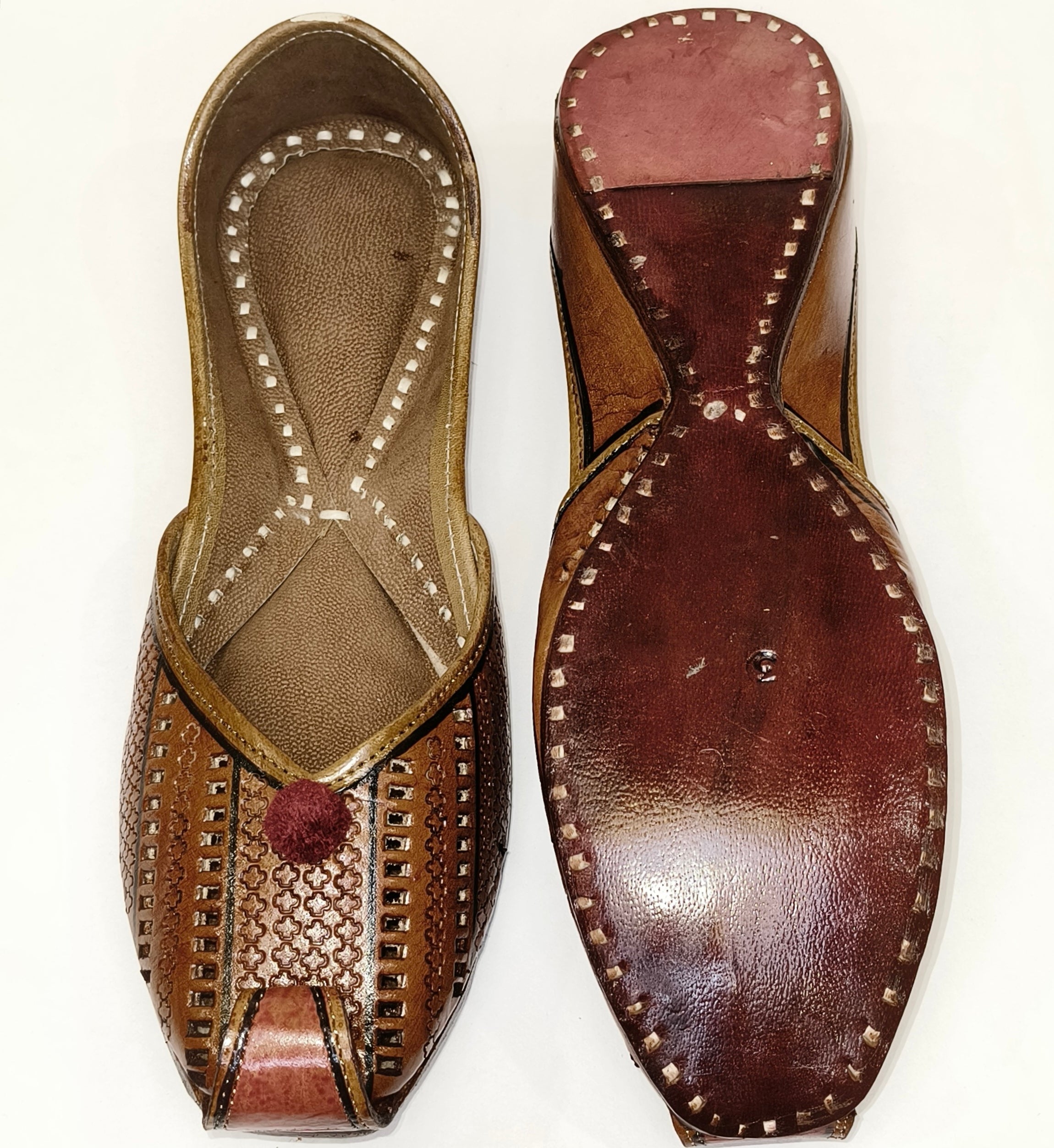 Punjabi Jutti Heavy Leather Pom Pom Work2518