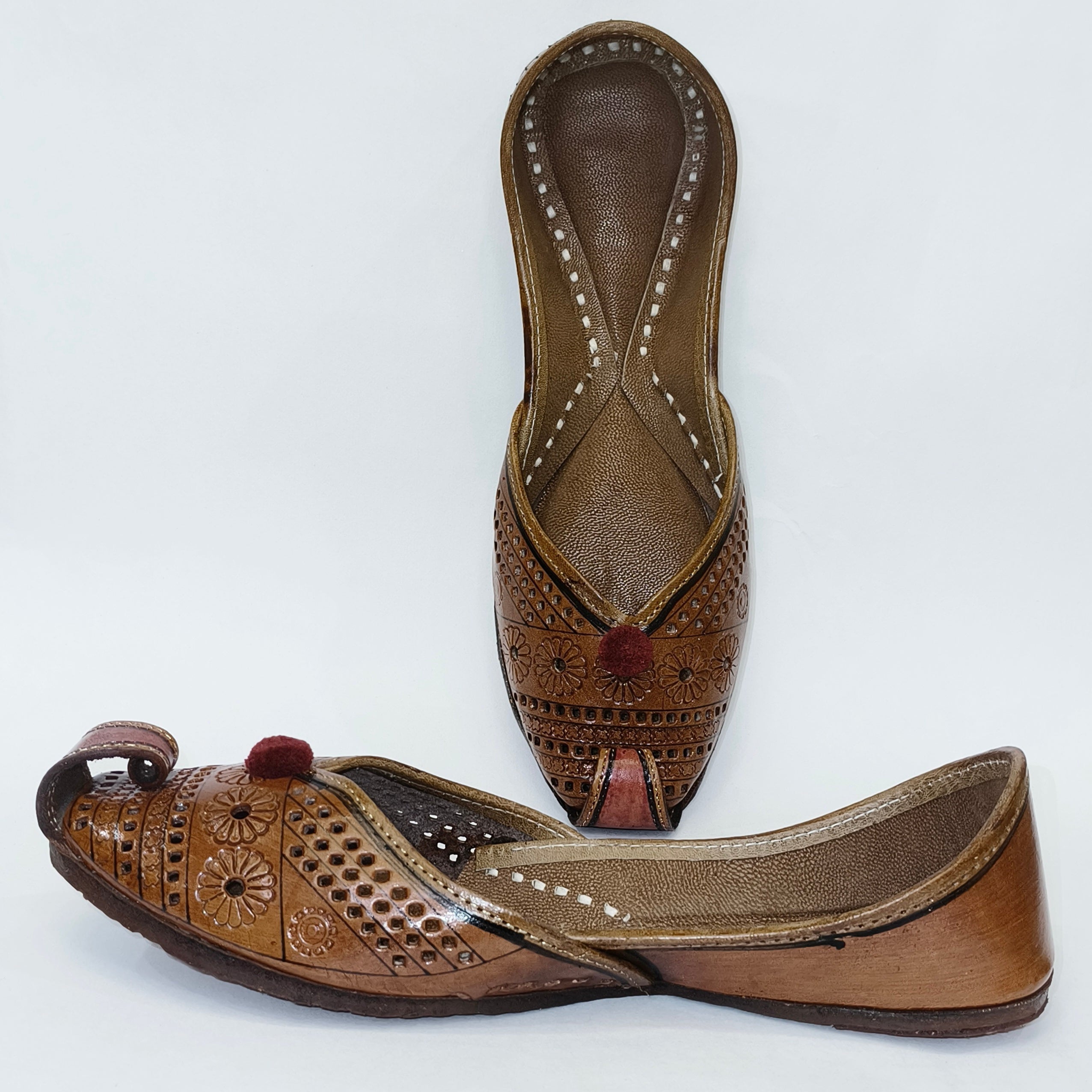 Punjabi Jutti Heavy Leather Pom Pom Work2517