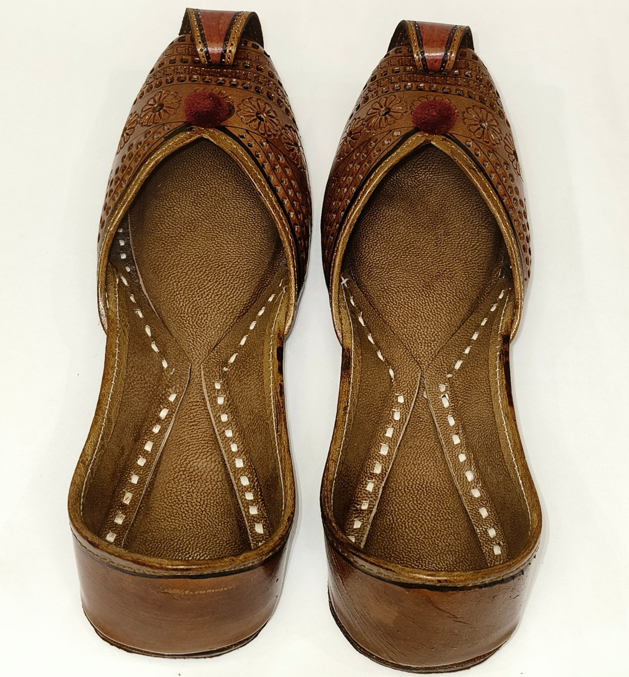 Punjabi Jutti Heavy Leather Pom Pom Work2517