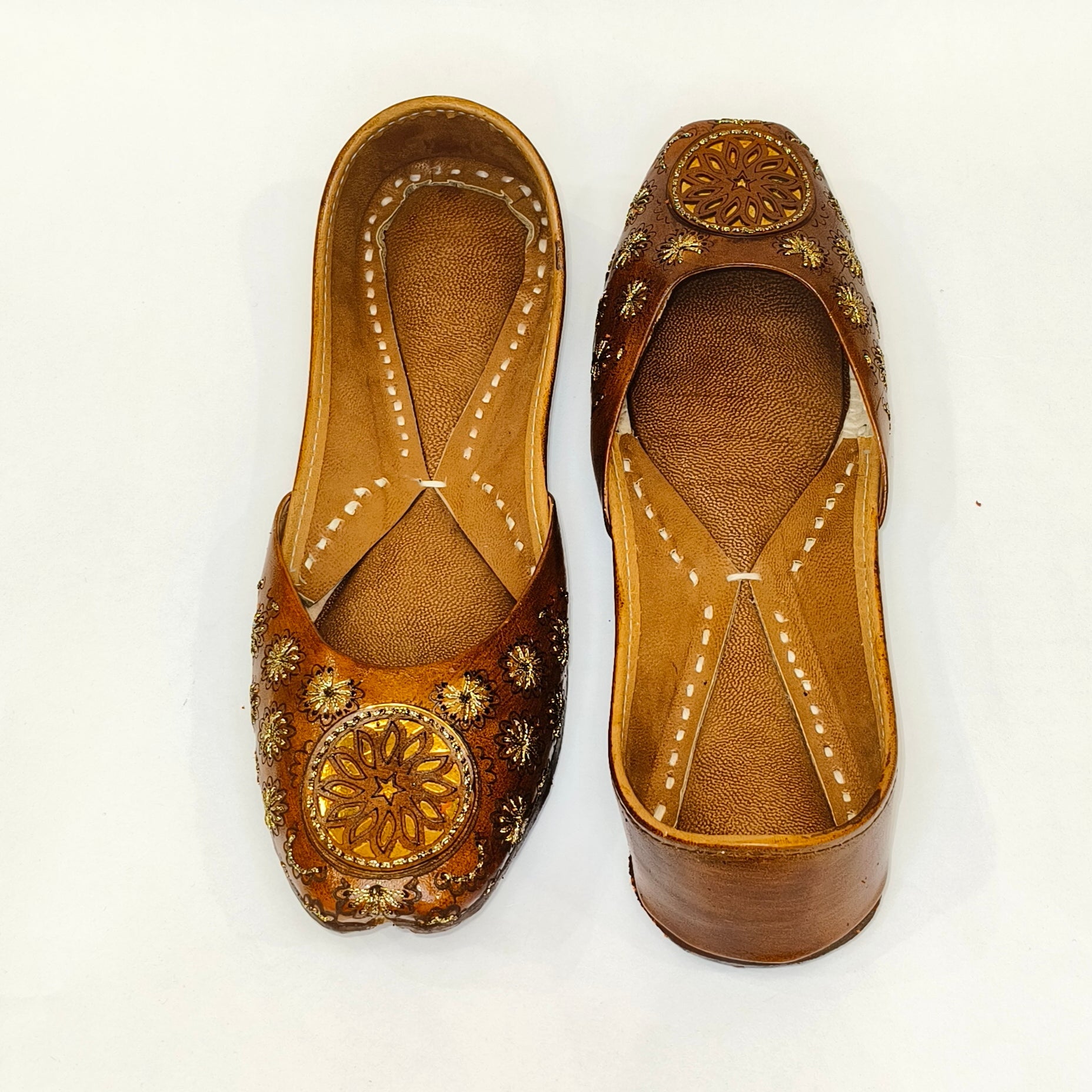 Punjabi Jutti sunflower Heavy Aari Work2513