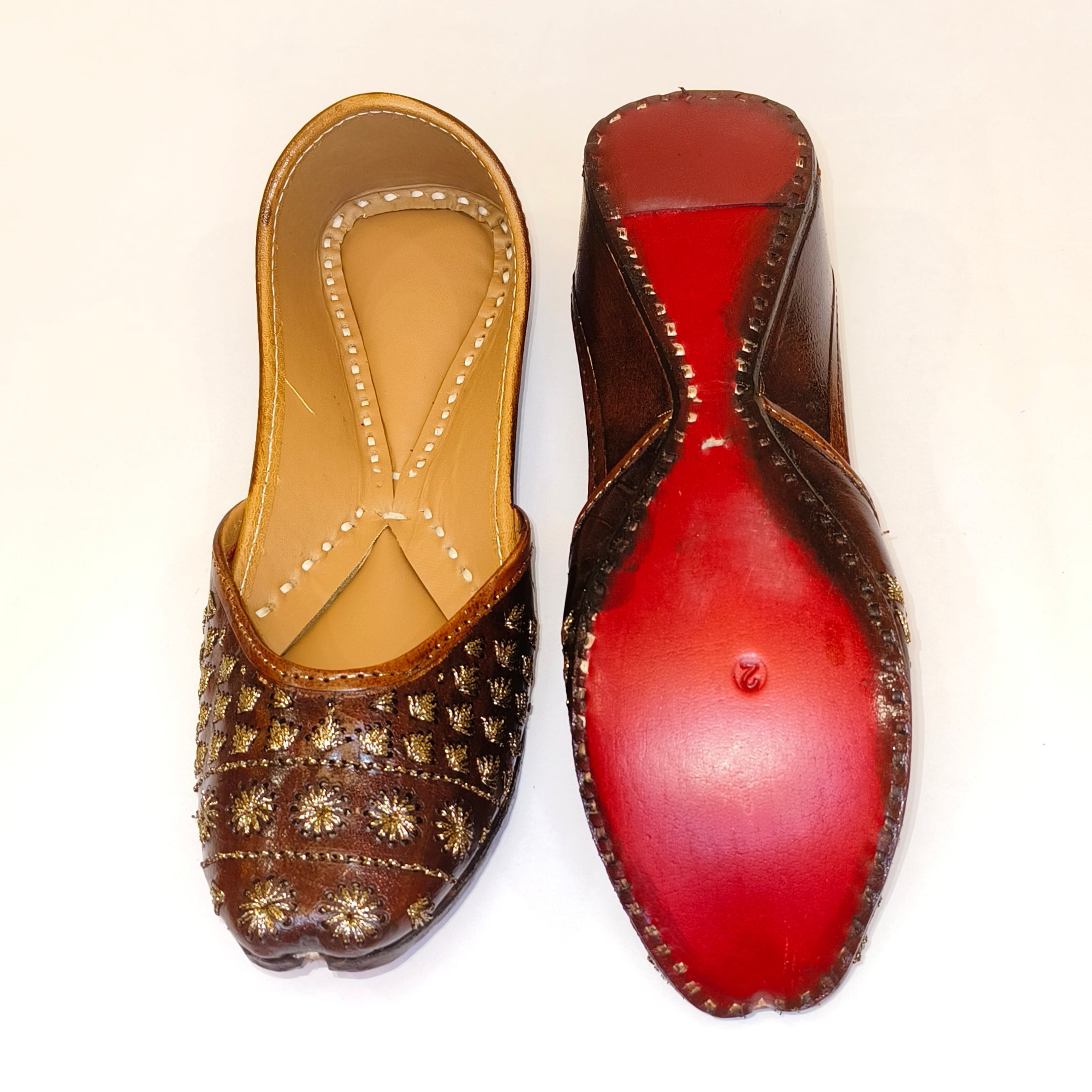 Punjabi Jutti Heavy Aari Work2511