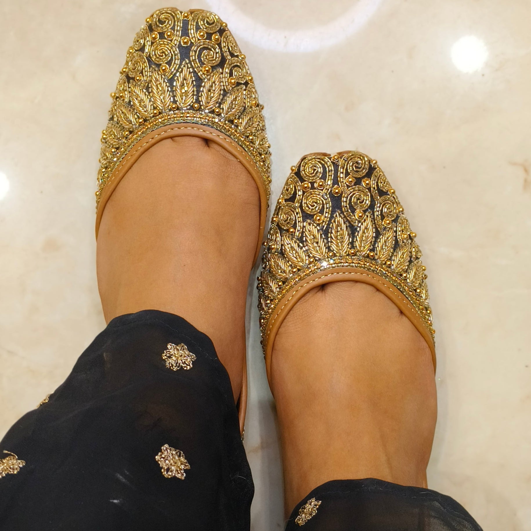 Punjabi Jutti Heavy embroidery Work2504