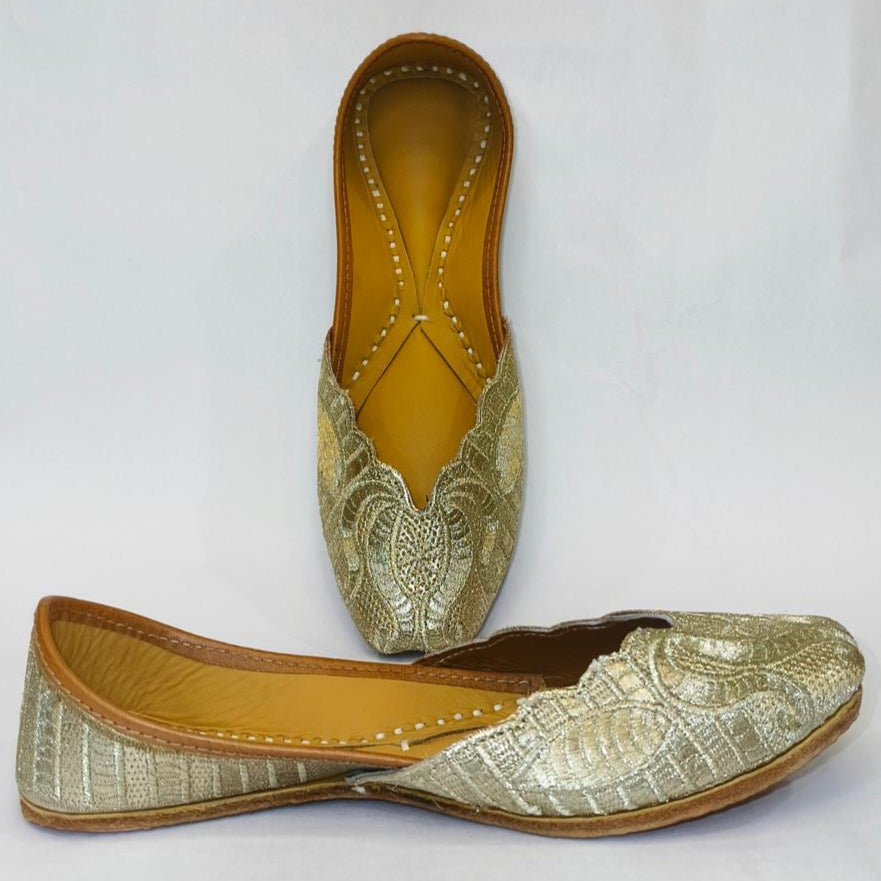 Punjabi Jutti Heavy Golden Work2816