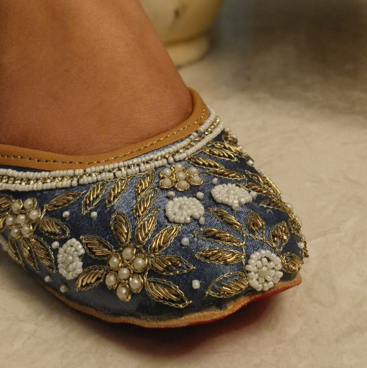 punjabi jutti heavy pearl work 2923