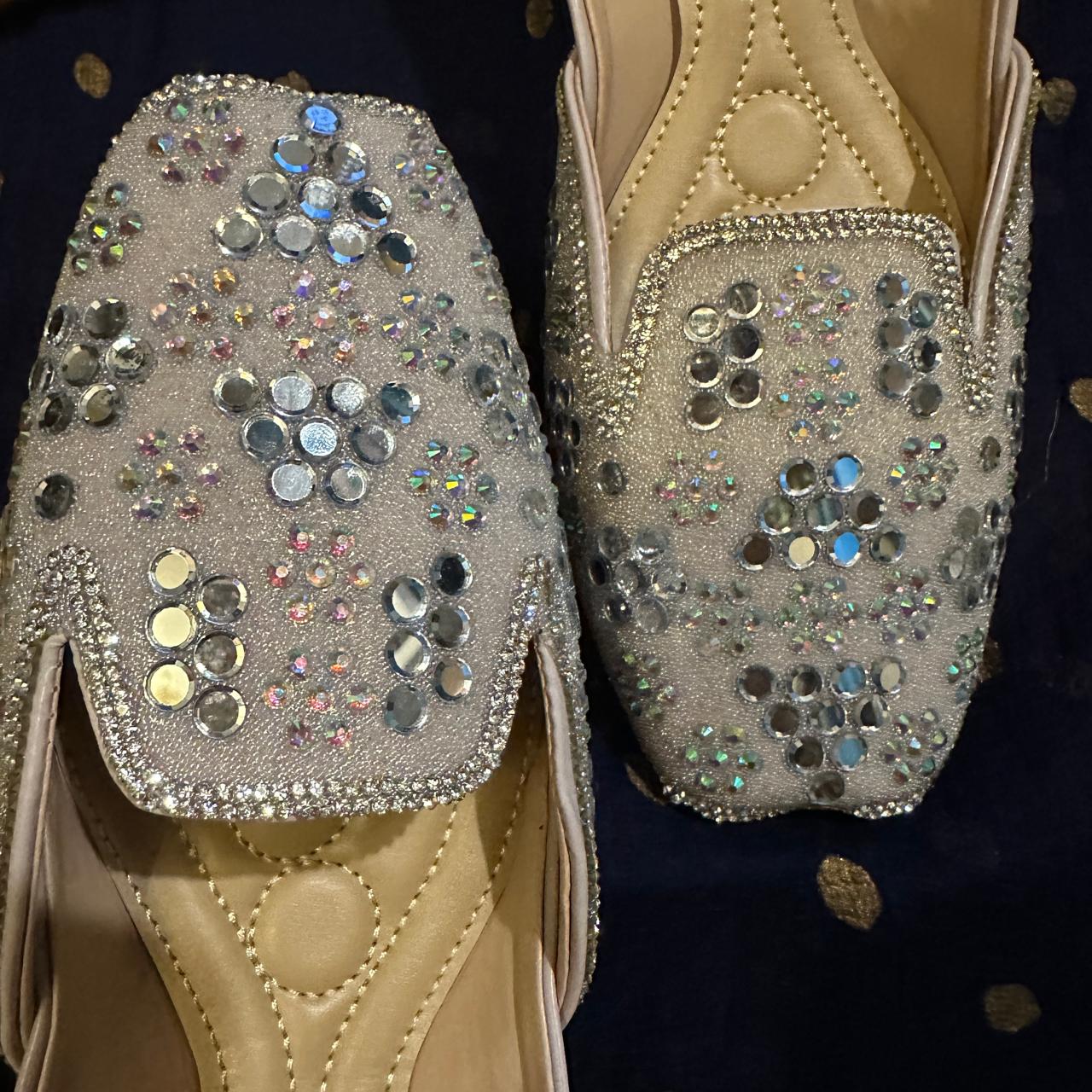 Punjabi Jutti heavy flower pearl side cut work 0308