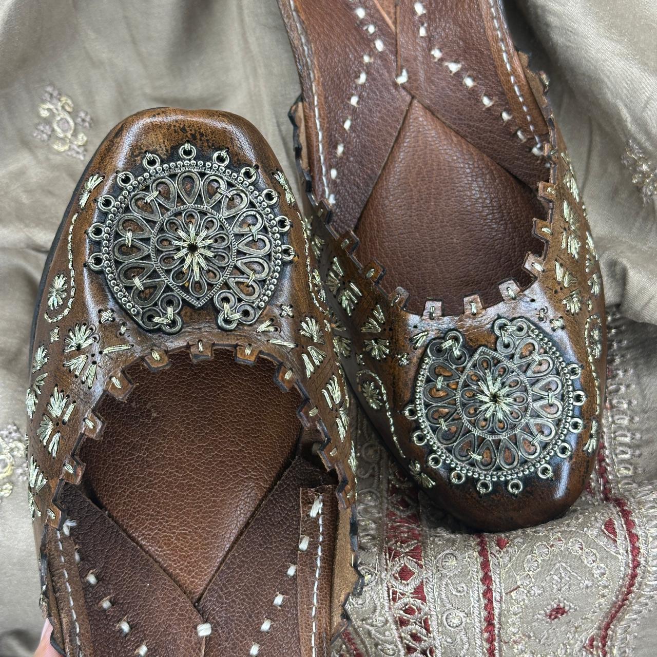 Punjabi Jutti casual in leather work 03120