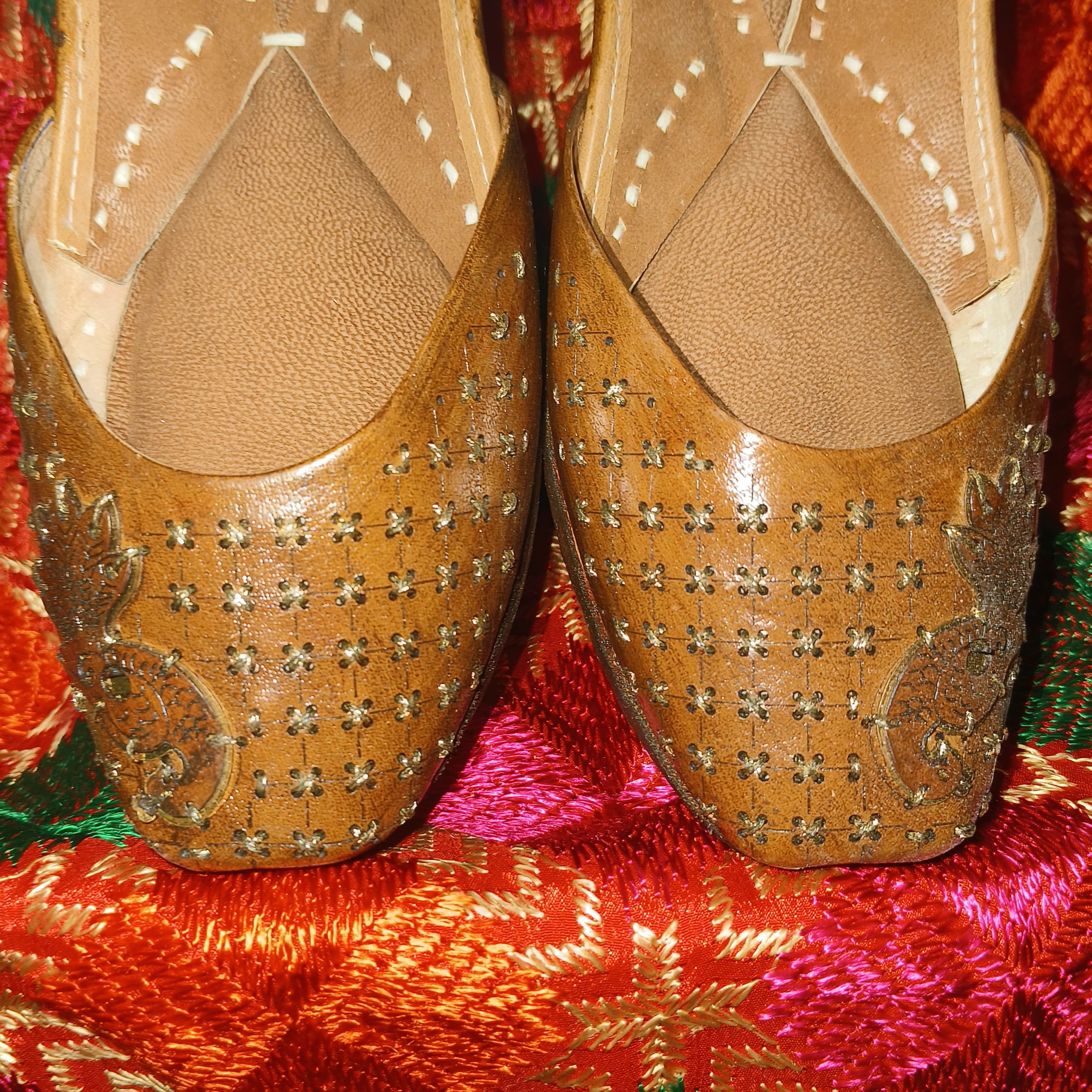 Punjabi Jutti casual in leather work 03123