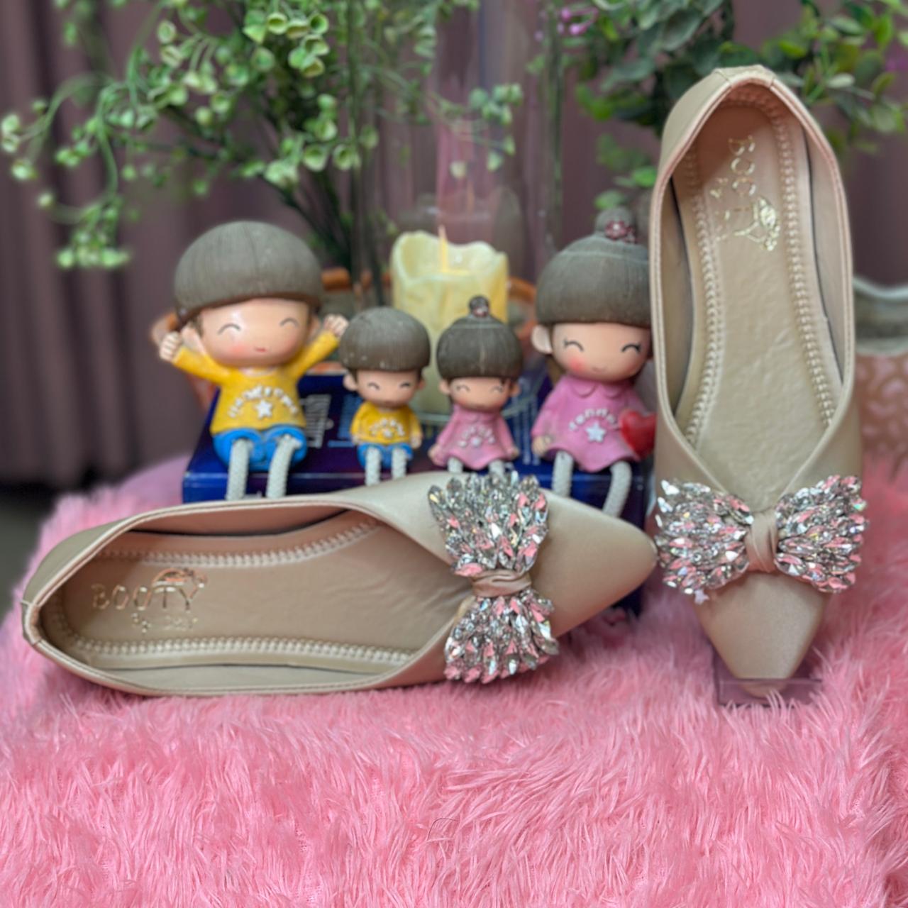 toes and flats 606 B