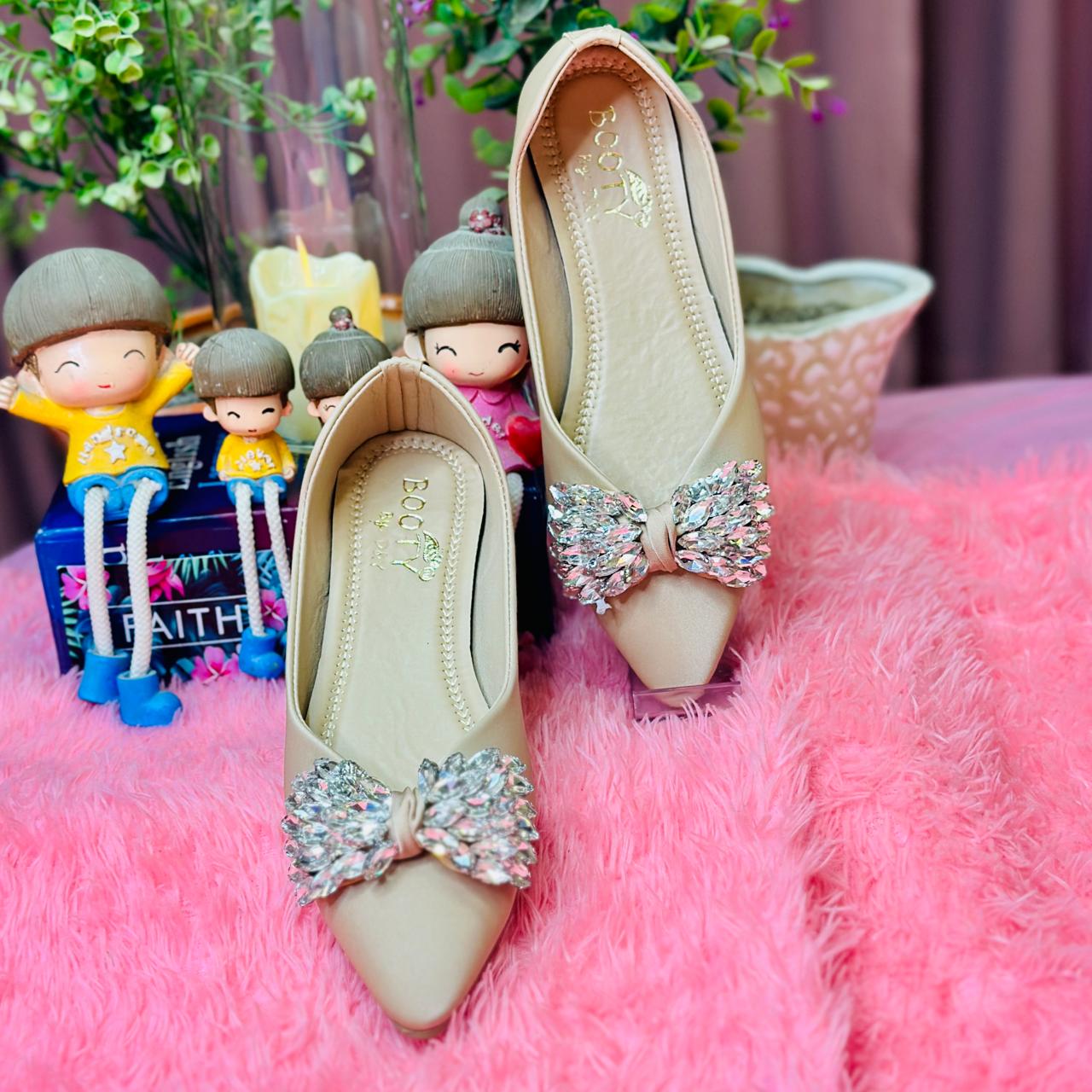toes and flats 606 B