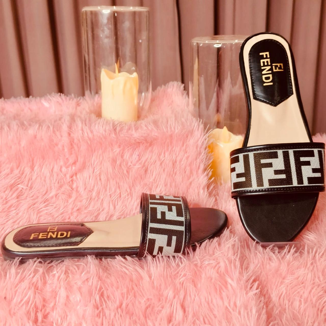 FLIP FLOPS 531
