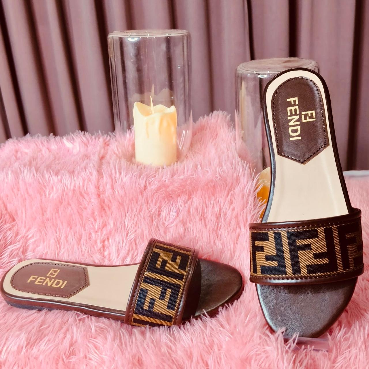 FLIP FLOPS 531 B