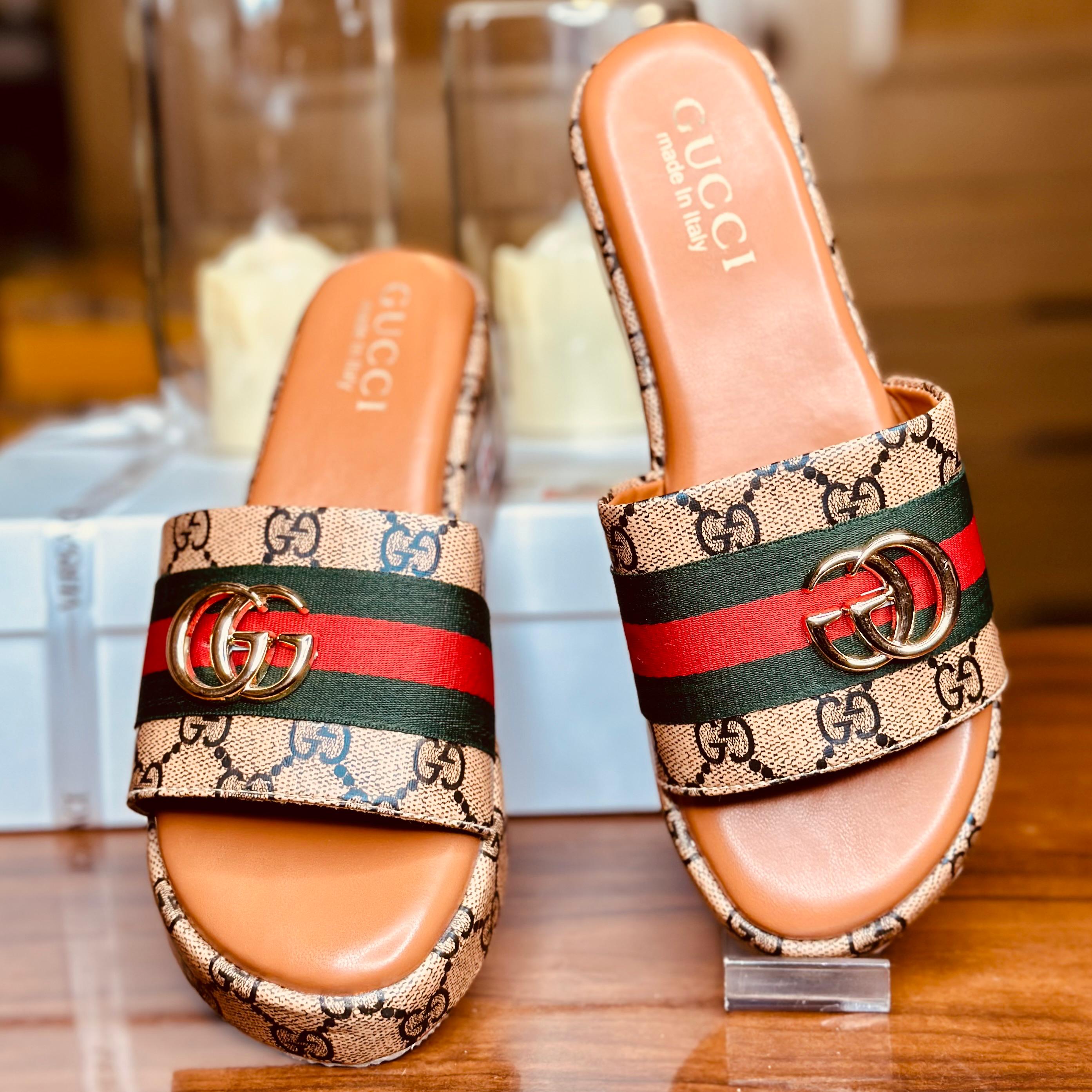 FLIP FLOPS 544