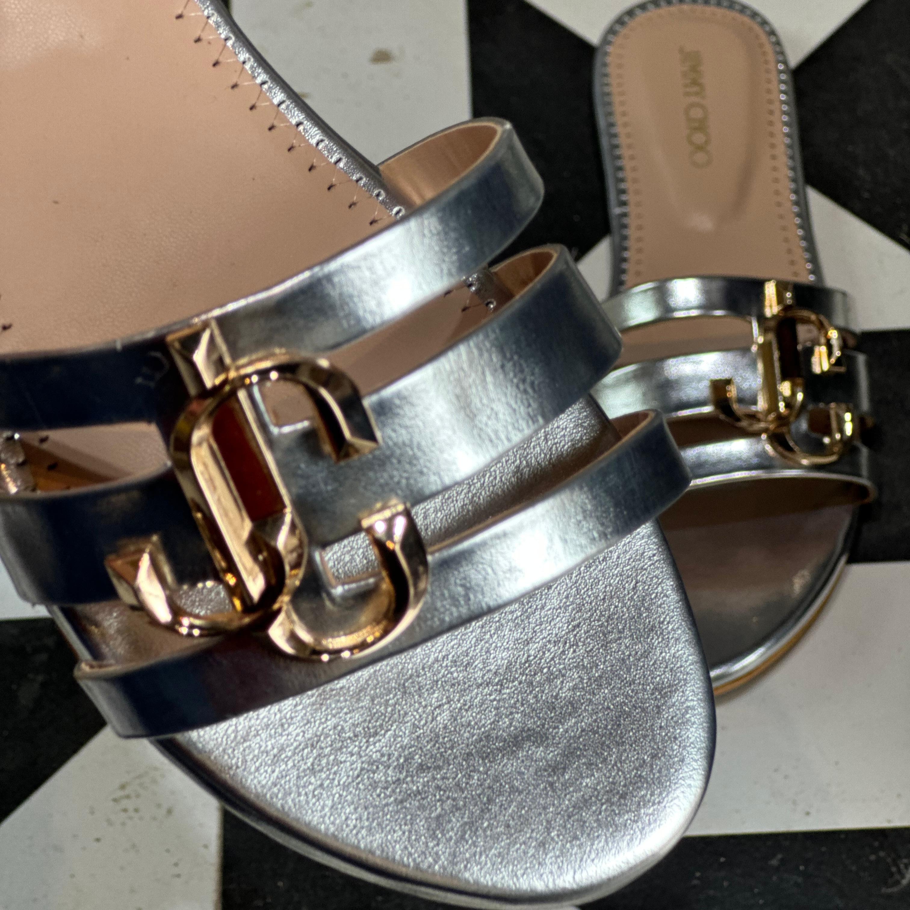 FLIP FLOPS 592