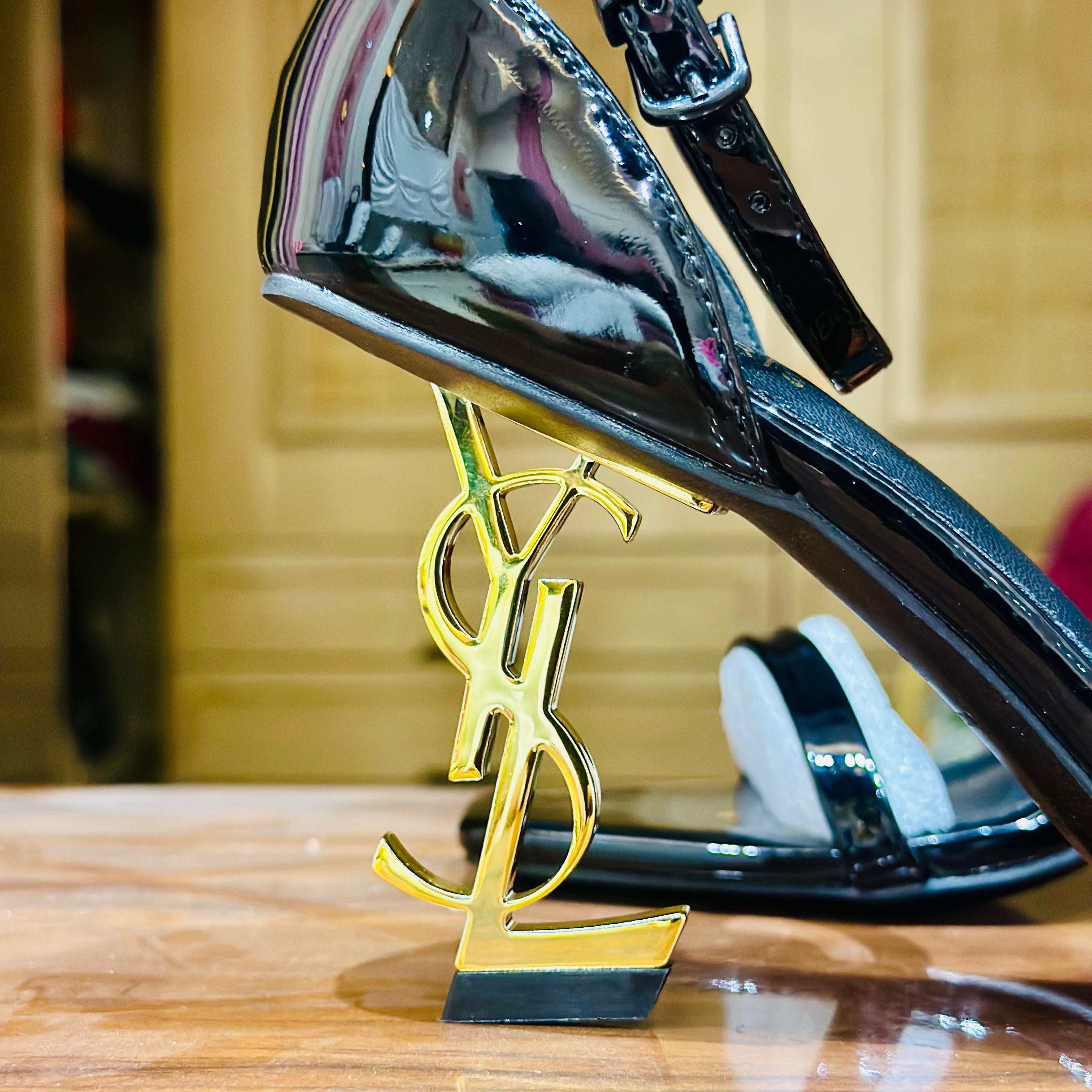 HEELS011