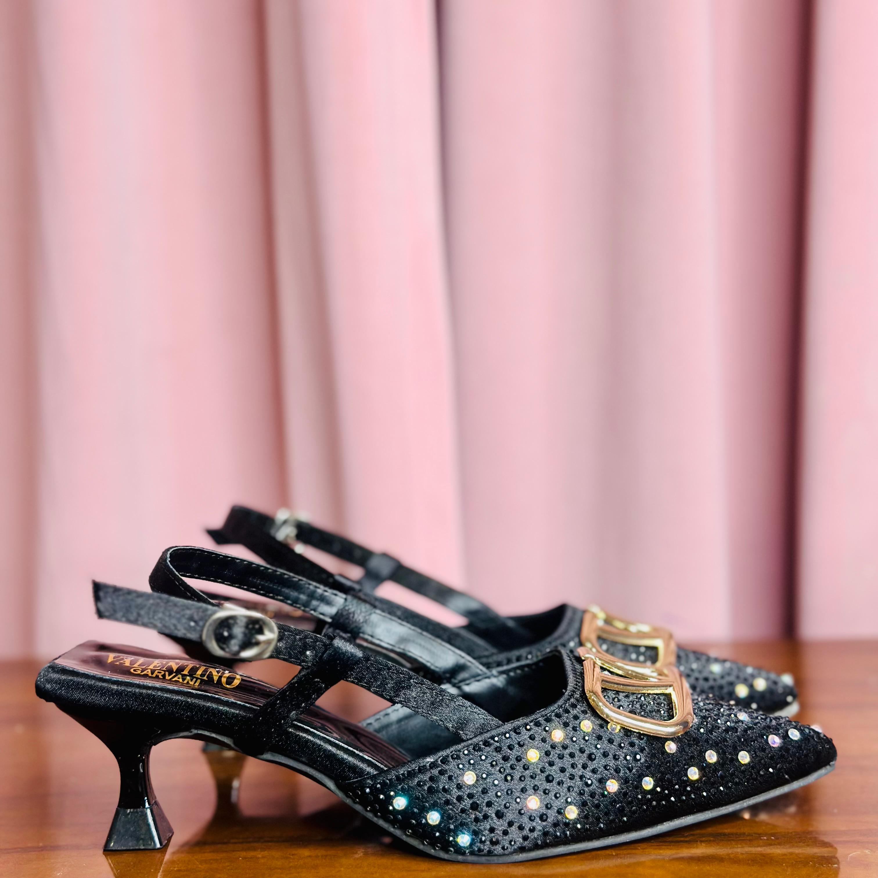 HEELS 16 b