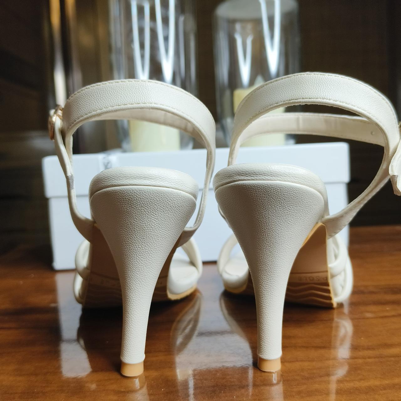 HEELS 09