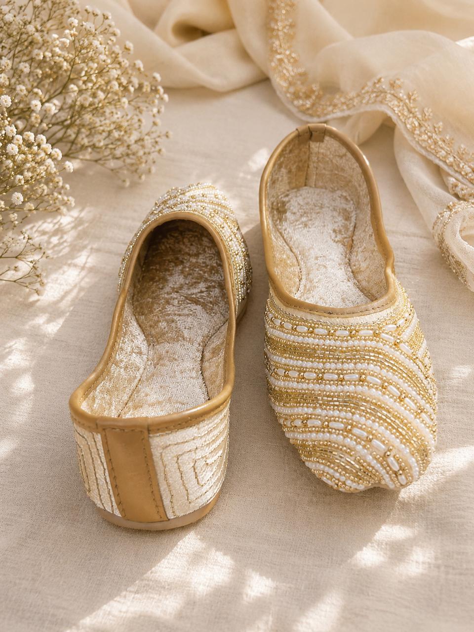 Punjabi Jutti pearl work20261003