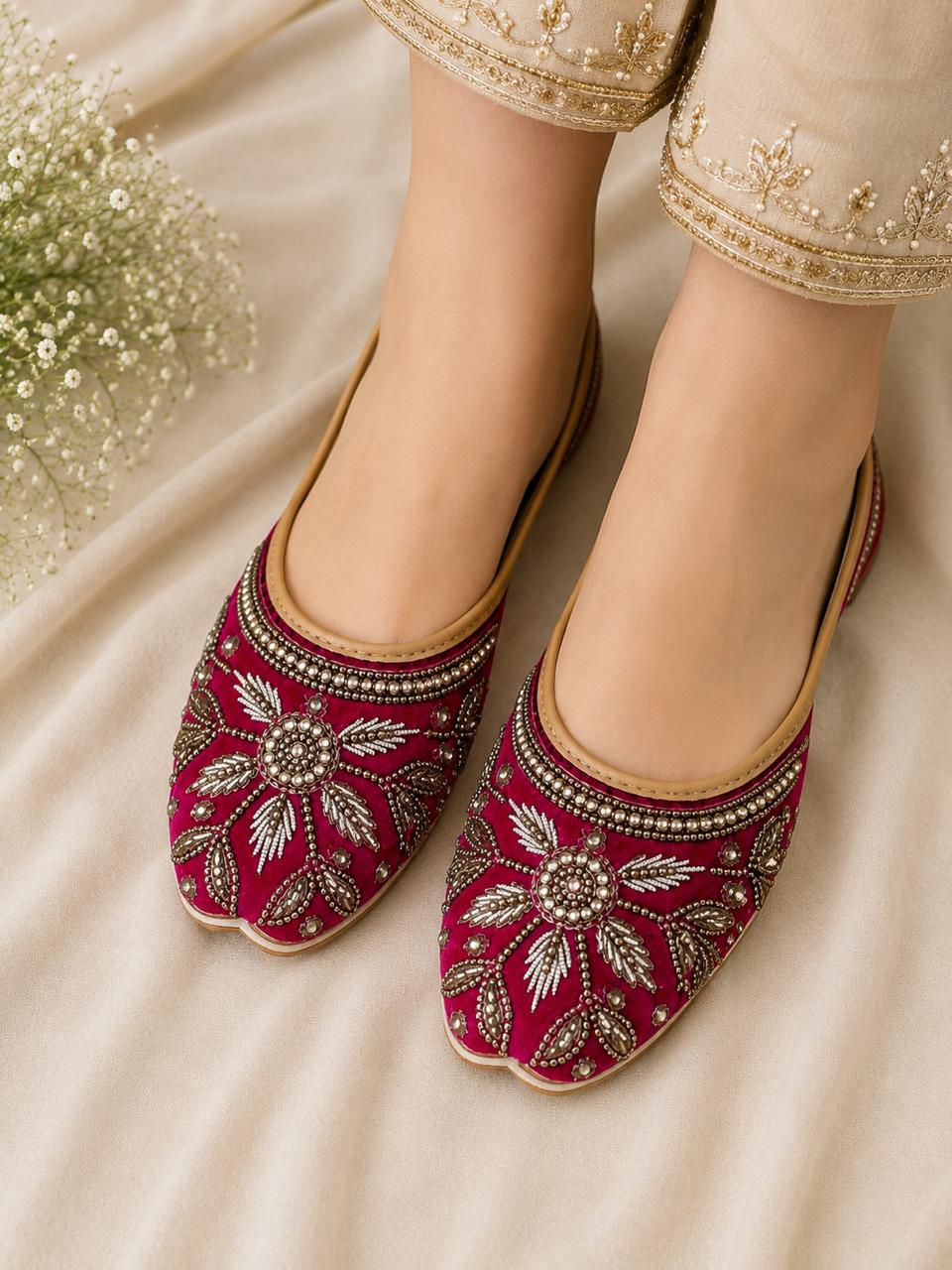 Punjabi jutti heavy pearl work20261014