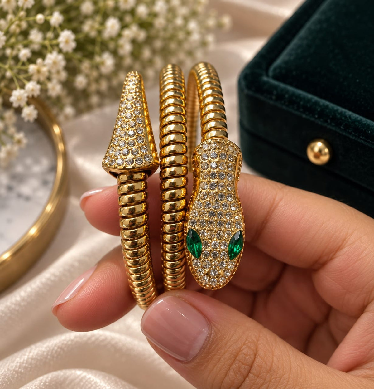 Elegant Designer Snake Bracelet 20261507