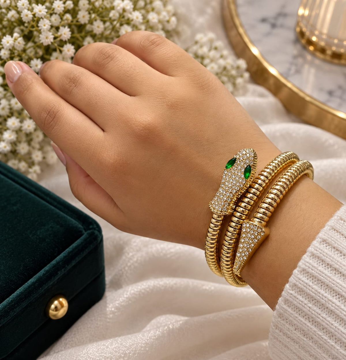 Elegant Designer Snake Bracelet 20261507