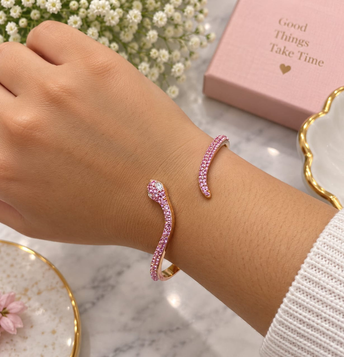 Elegant Snake Bracelet 20261512