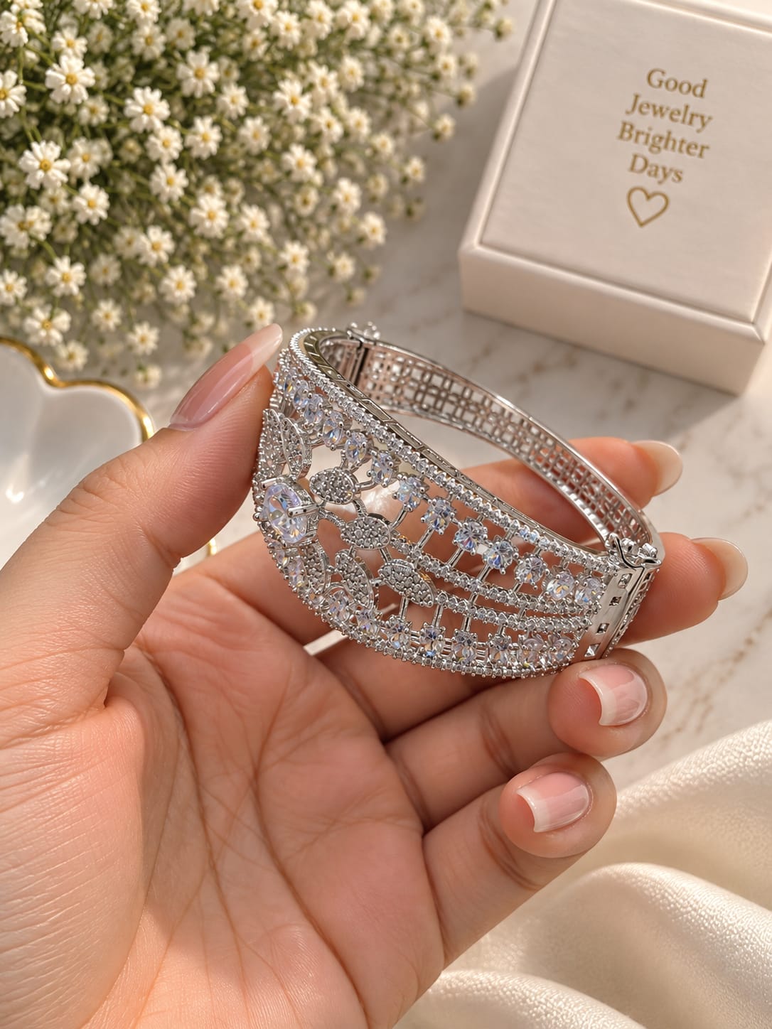 Desiner Round Sliver Shinestone Bracelet 20261707