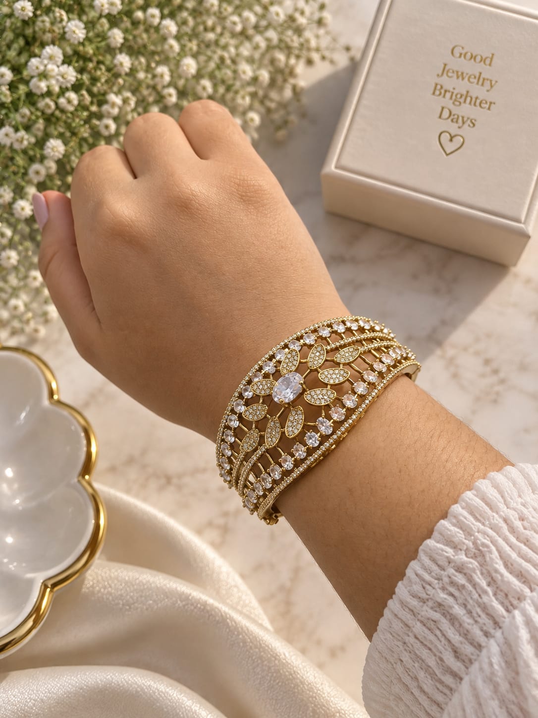 Desiner Round Gold Shinestone Bracelet 20261708