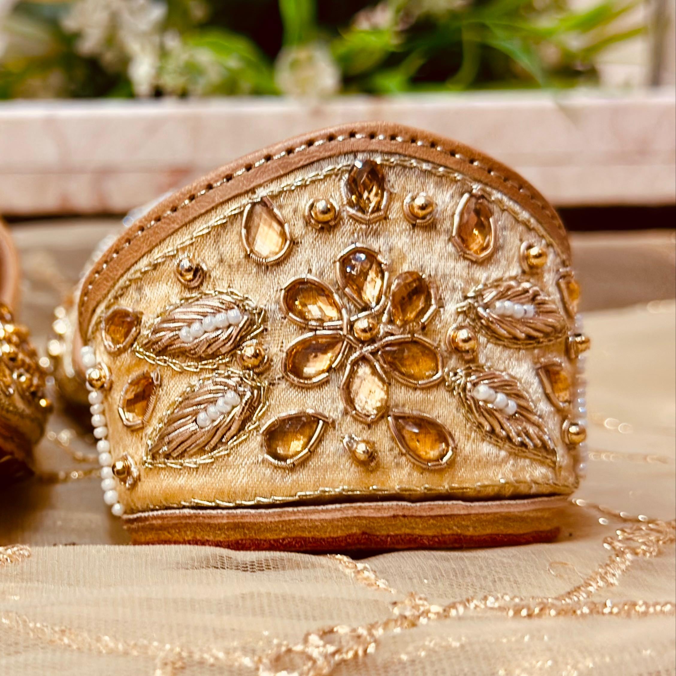 Punjabi Jutti two leaf stone work JMania2501