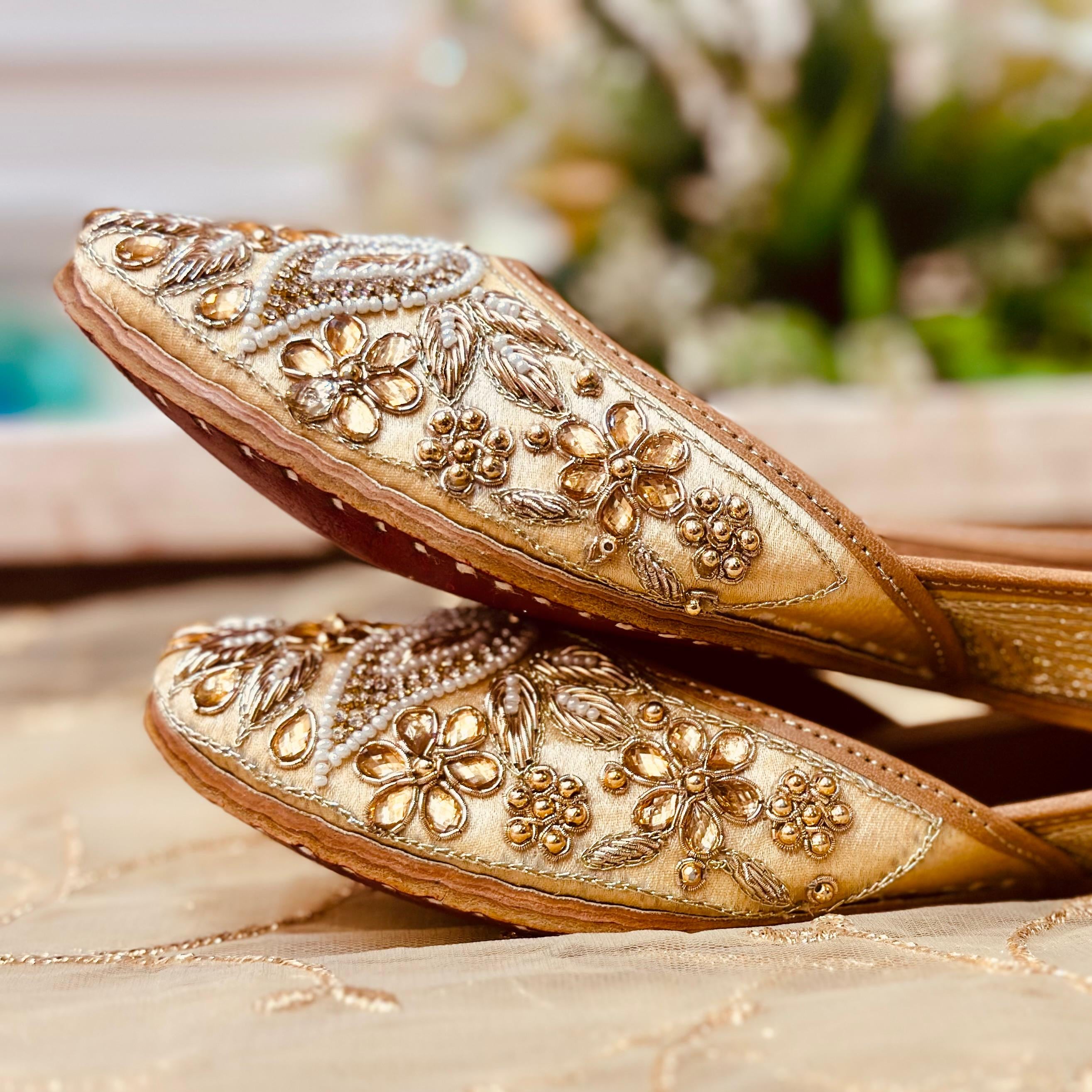 Punjabi Jutti two leaf stone work JMania2501