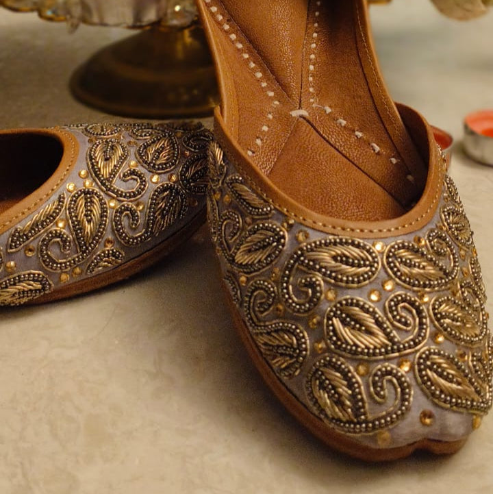 Punjabi Jutti Heavy Golden Work2802