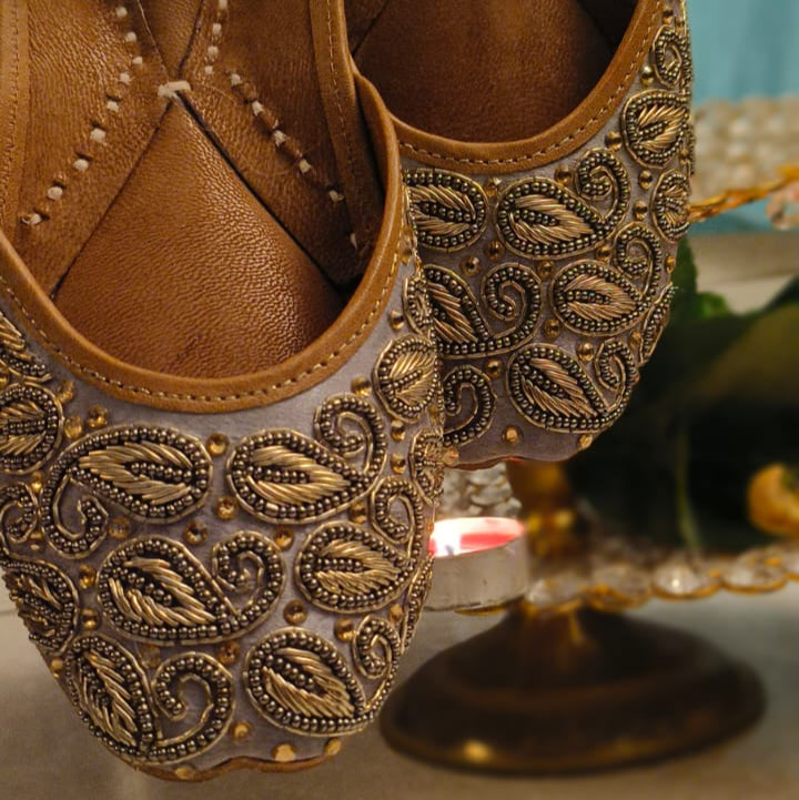 Punjabi Jutti Heavy Golden Work2802