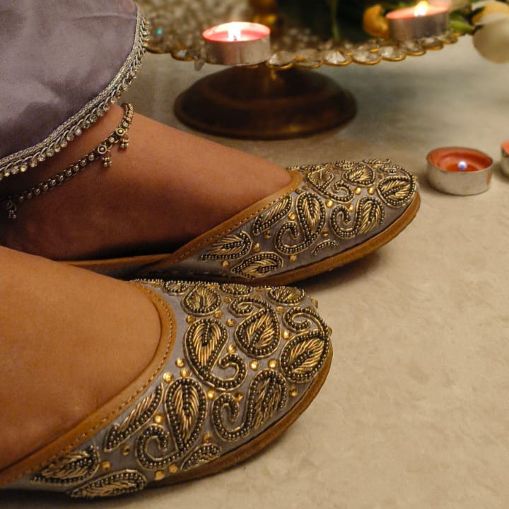 Punjabi Jutti Heavy Golden Work2802