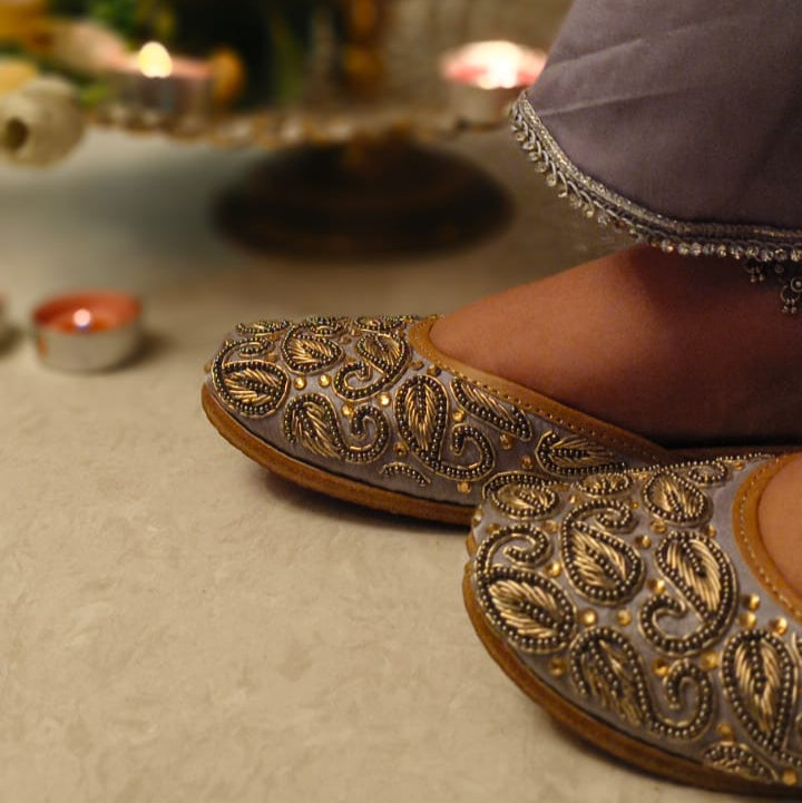 Punjabi Jutti Heavy Golden Work2802