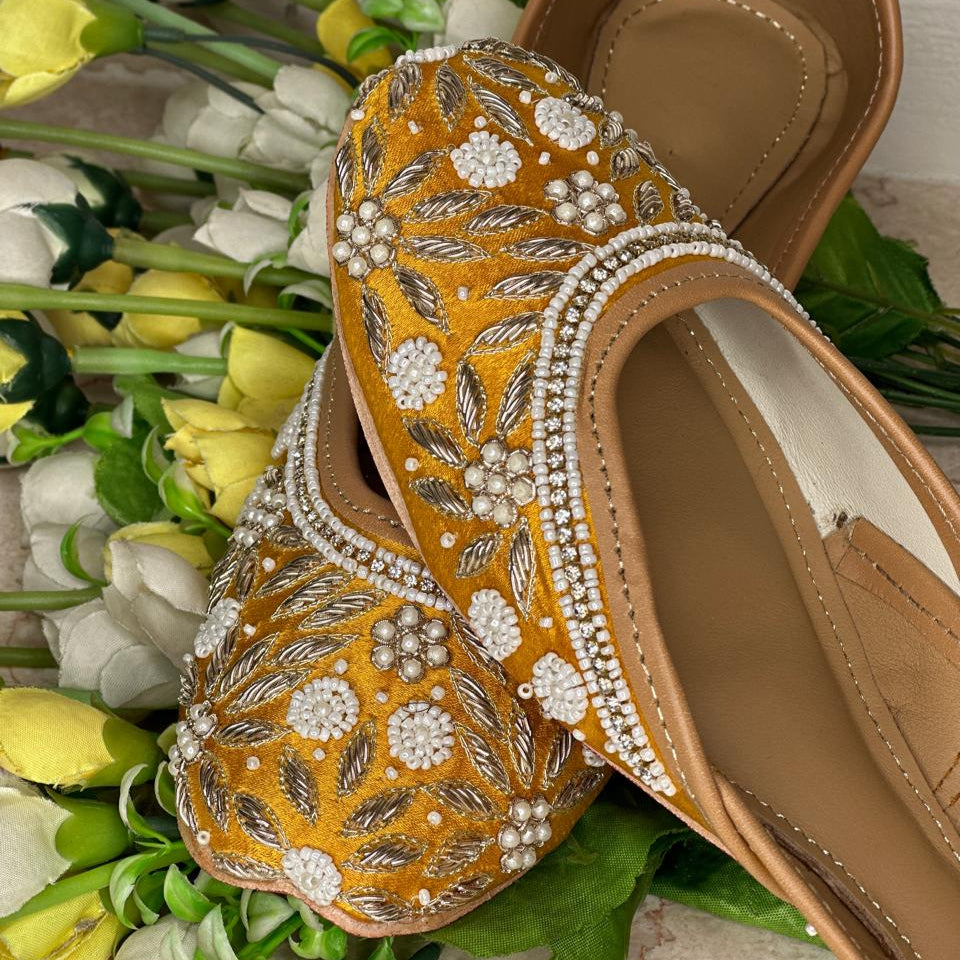 Punjabi Jutti Heavy Pearl Work2809