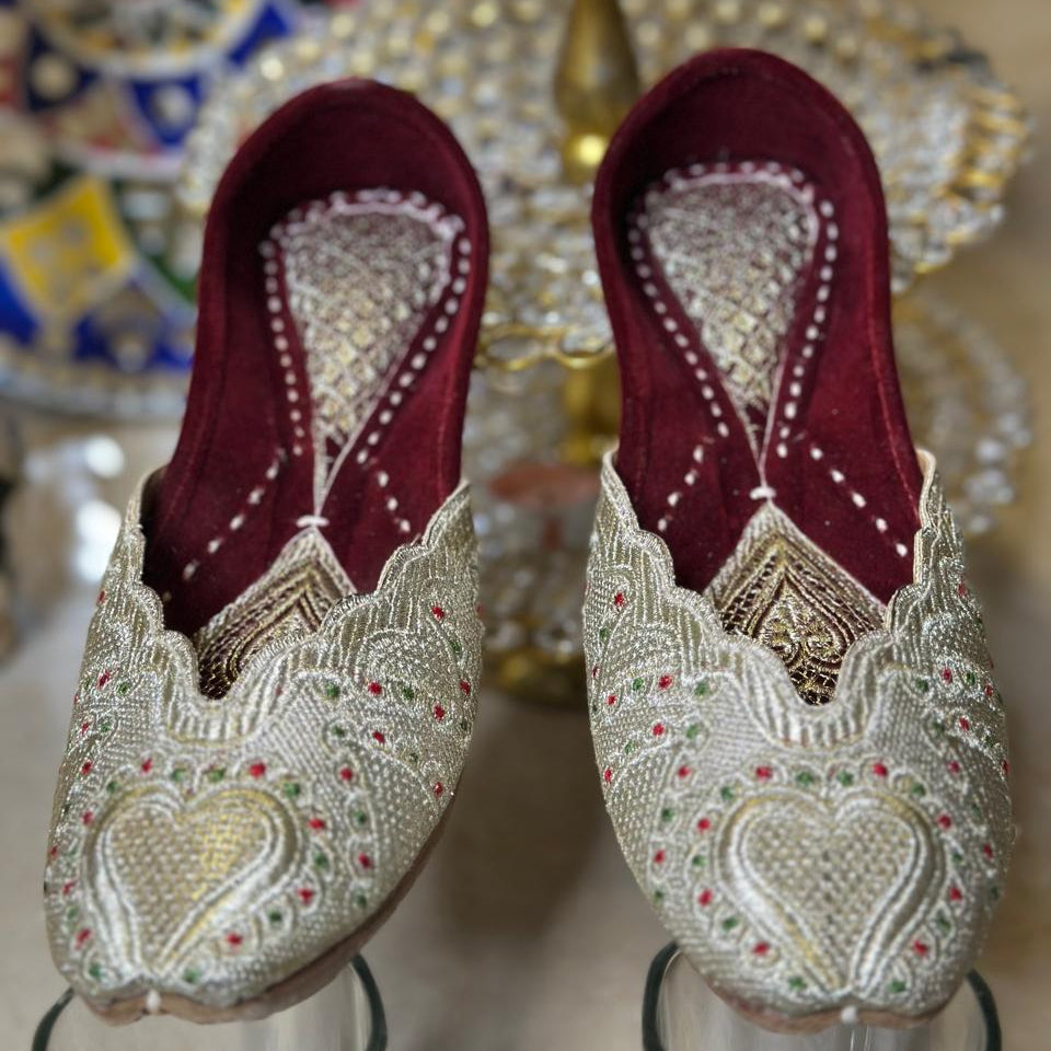 Punjabi Jutti Heavy Golden Work2814