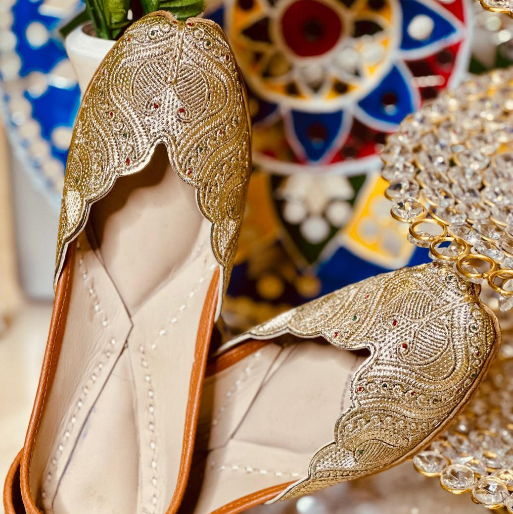 Punjabi Jutti Heavy Golden Work2815