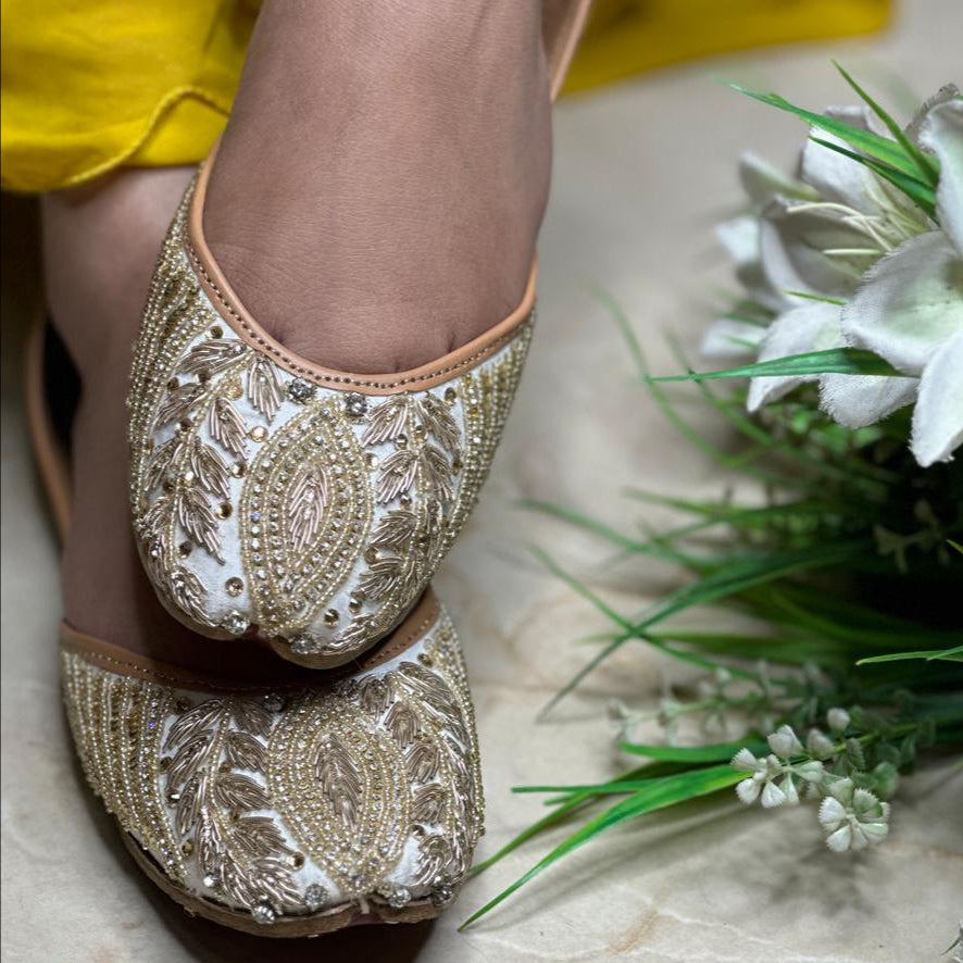 Punjabi Jutti Heavy Golden Sequence Work2817