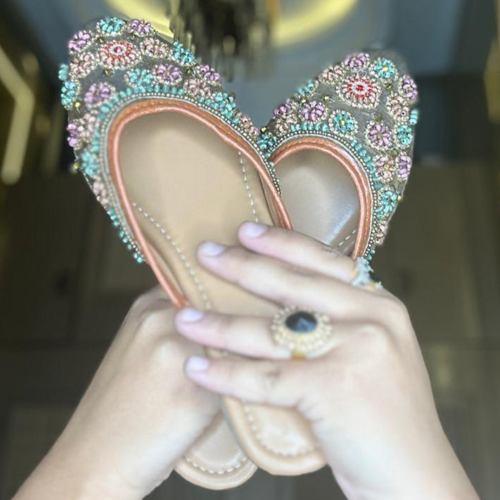 Punjabi Jutti Multi Sequence Heavy Work2823