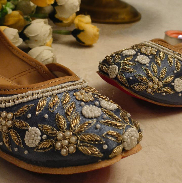 punjabi jutti heavy pearl work 2923