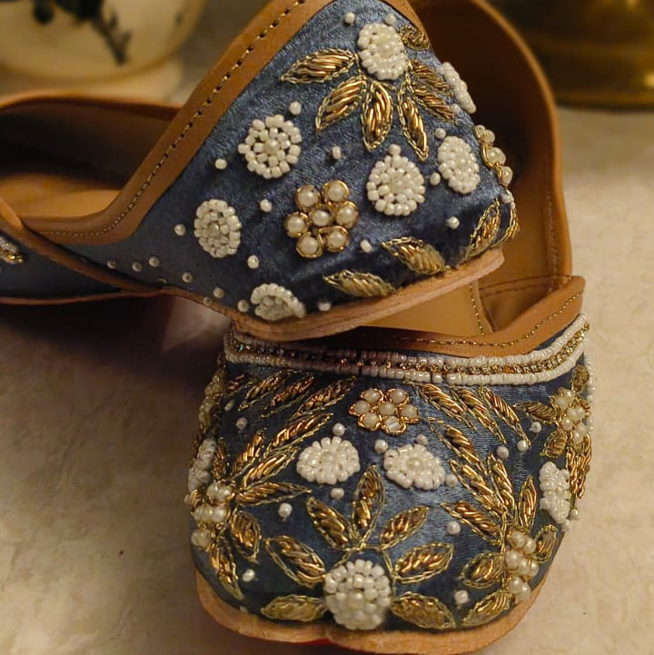 punjabi jutti heavy pearl work 2923