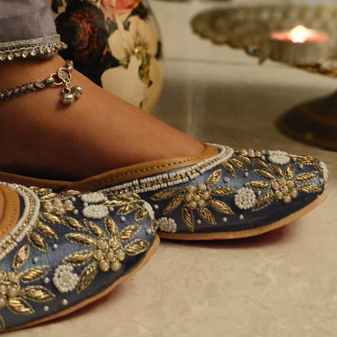 punjabi jutti heavy pearl work 2923