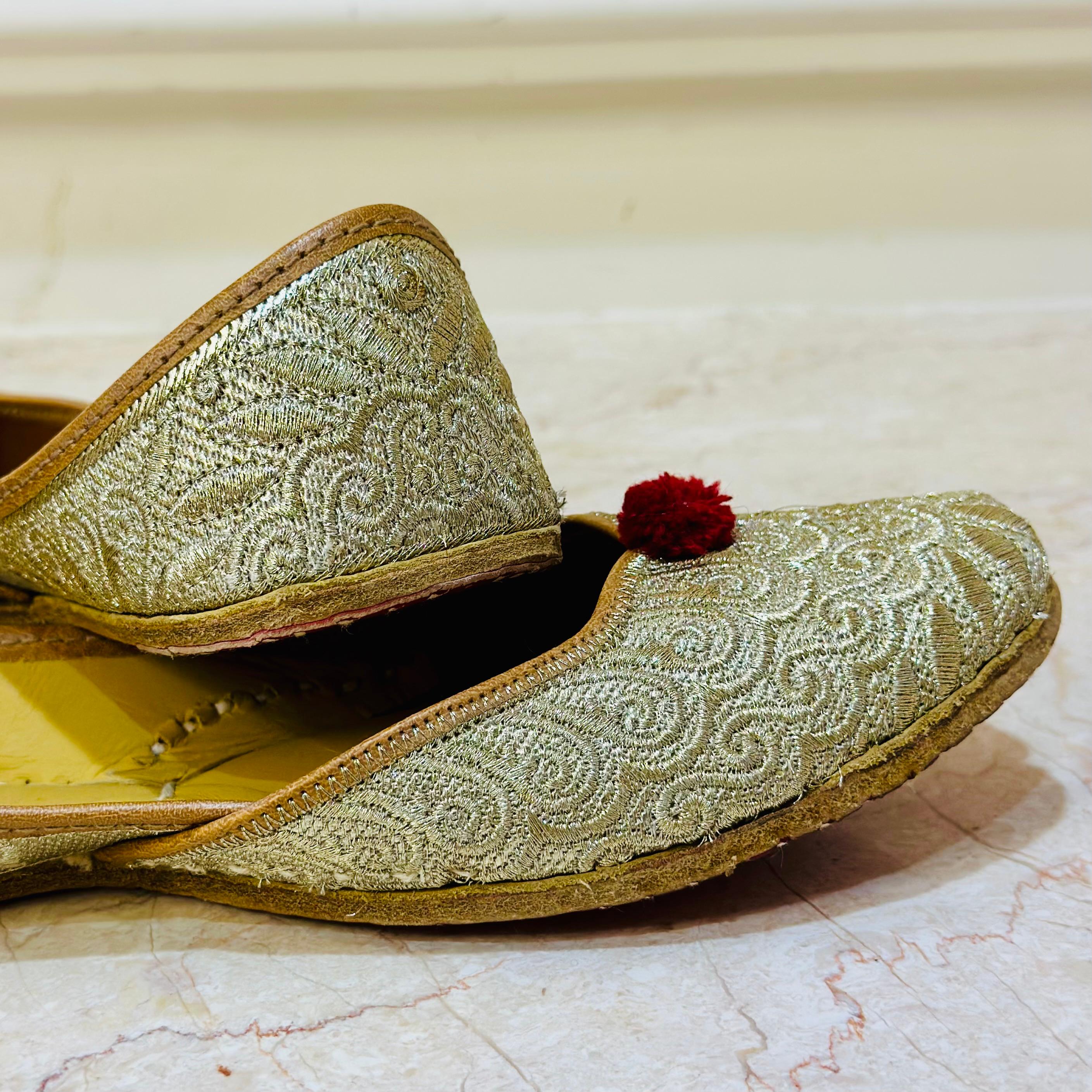 Punjabi Jutti Heavy Golden With Pomp Pomp Work2812