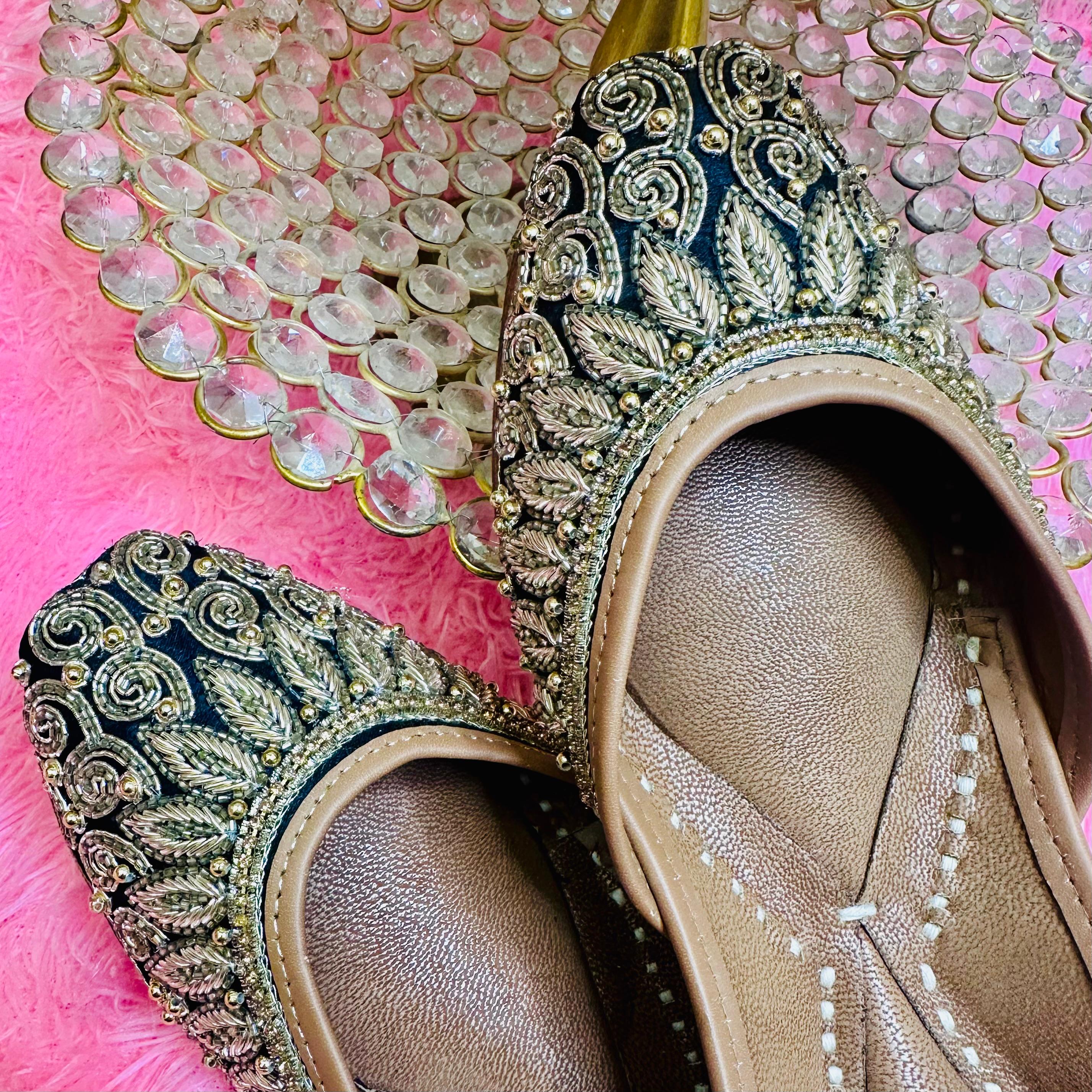 Punjabi Jutti Heavy embroidery Work2504