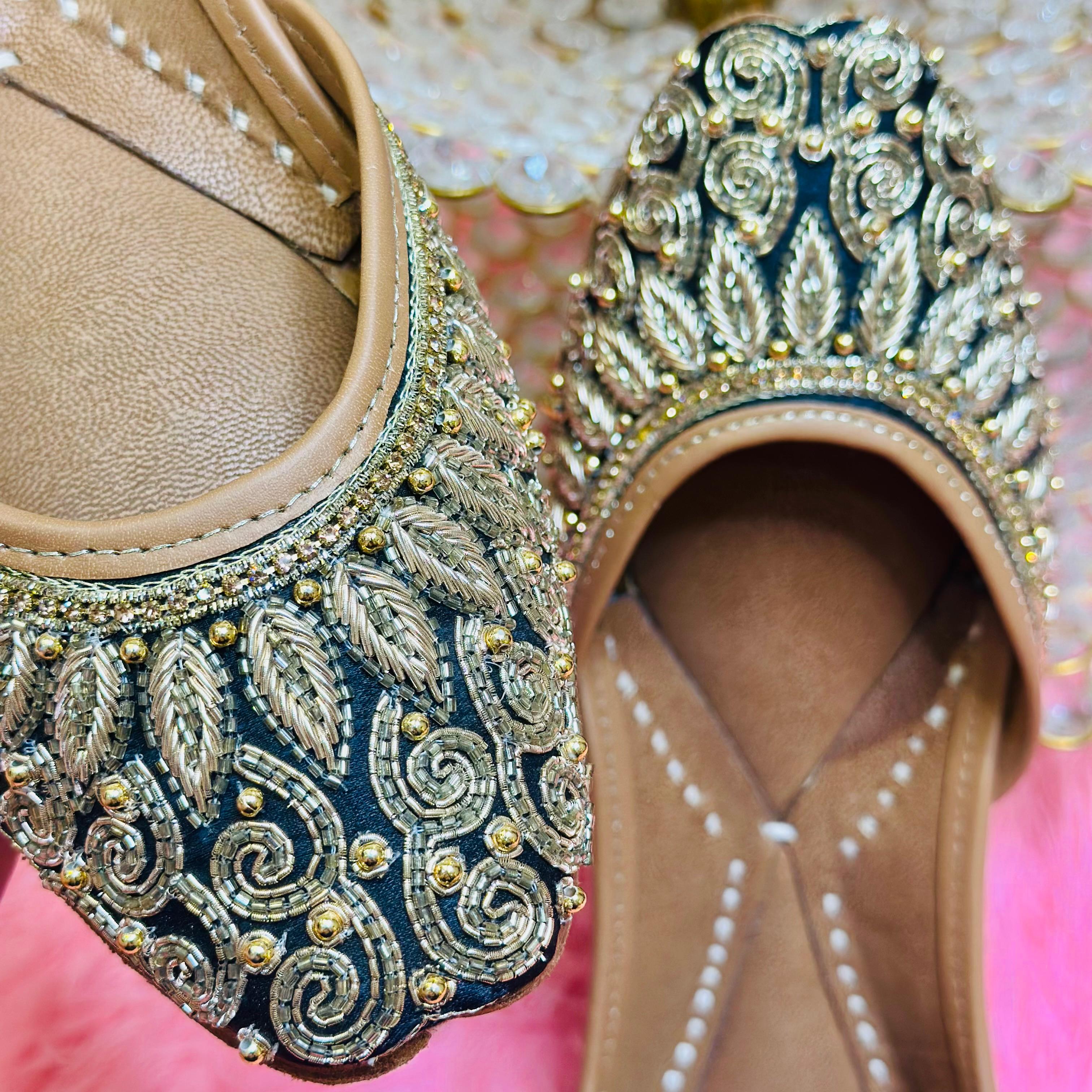 Punjabi Jutti Heavy embroidery Work2504