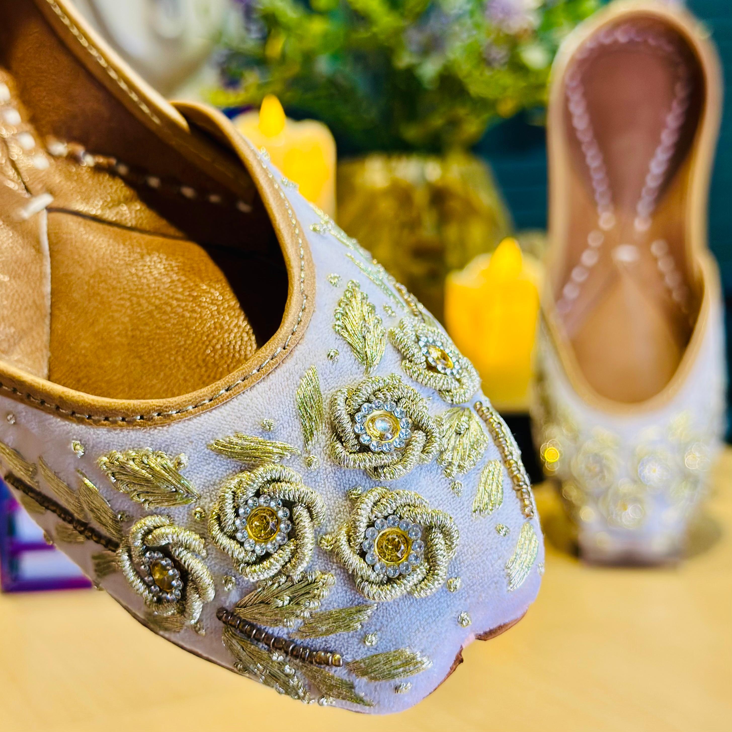 Punjabi Jutti aari work flower 2920