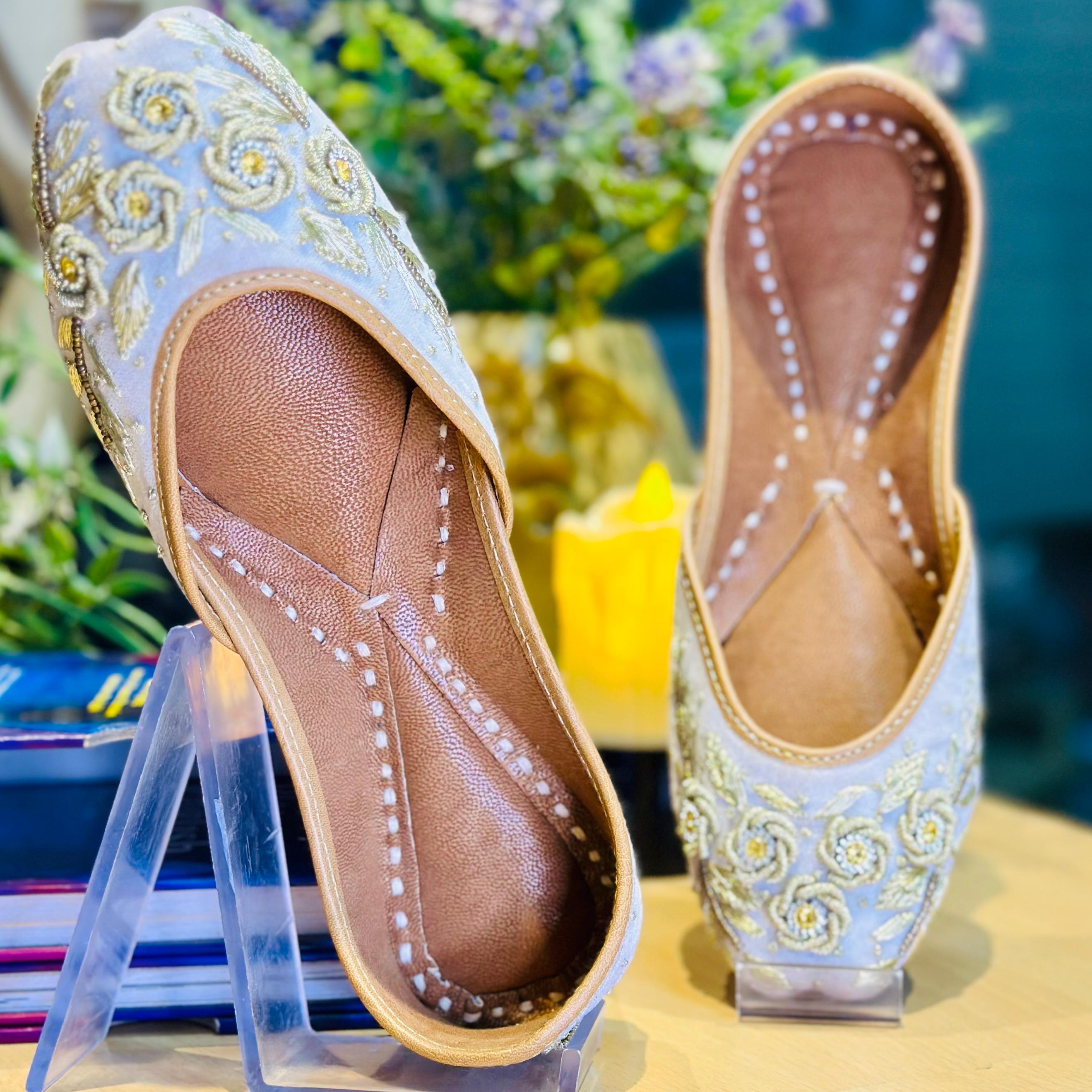 Punjabi Jutti aari work flower 2920