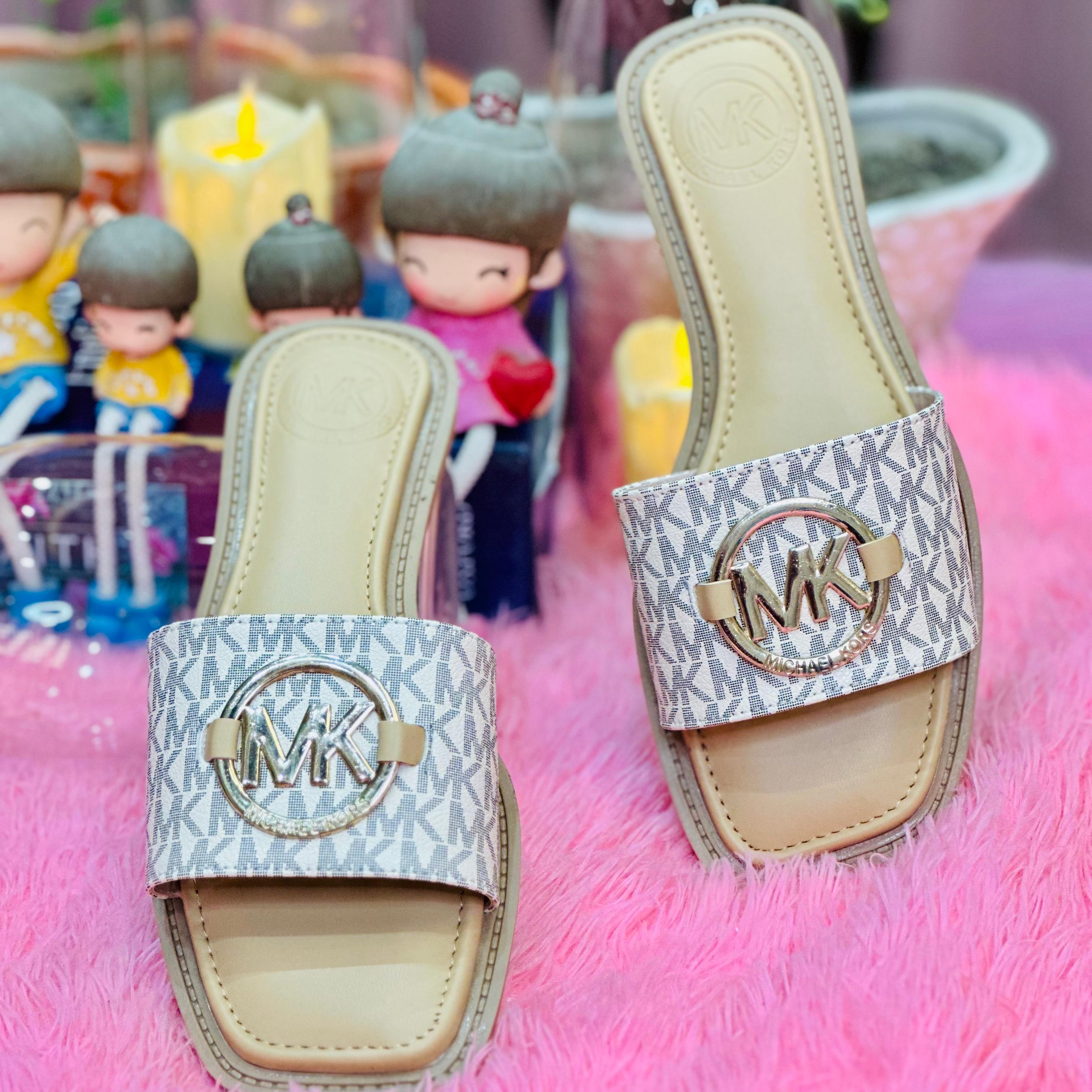 FLIP FLOPS 0524