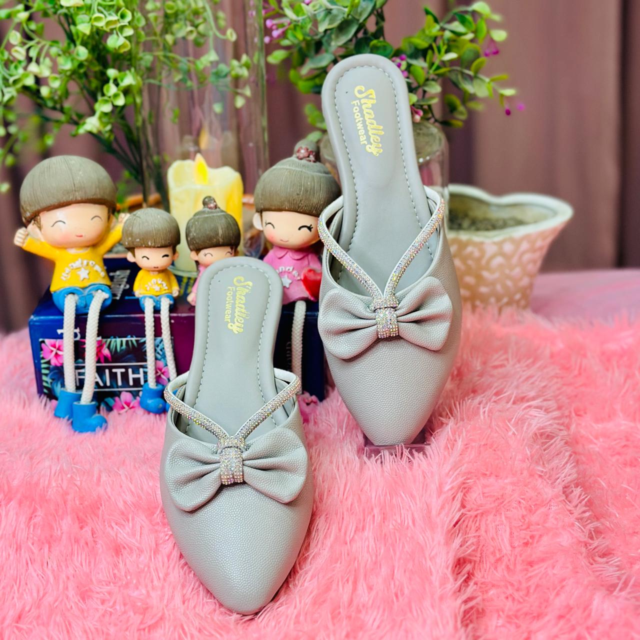 Punjabi Jutti bow with silwer strap 2915